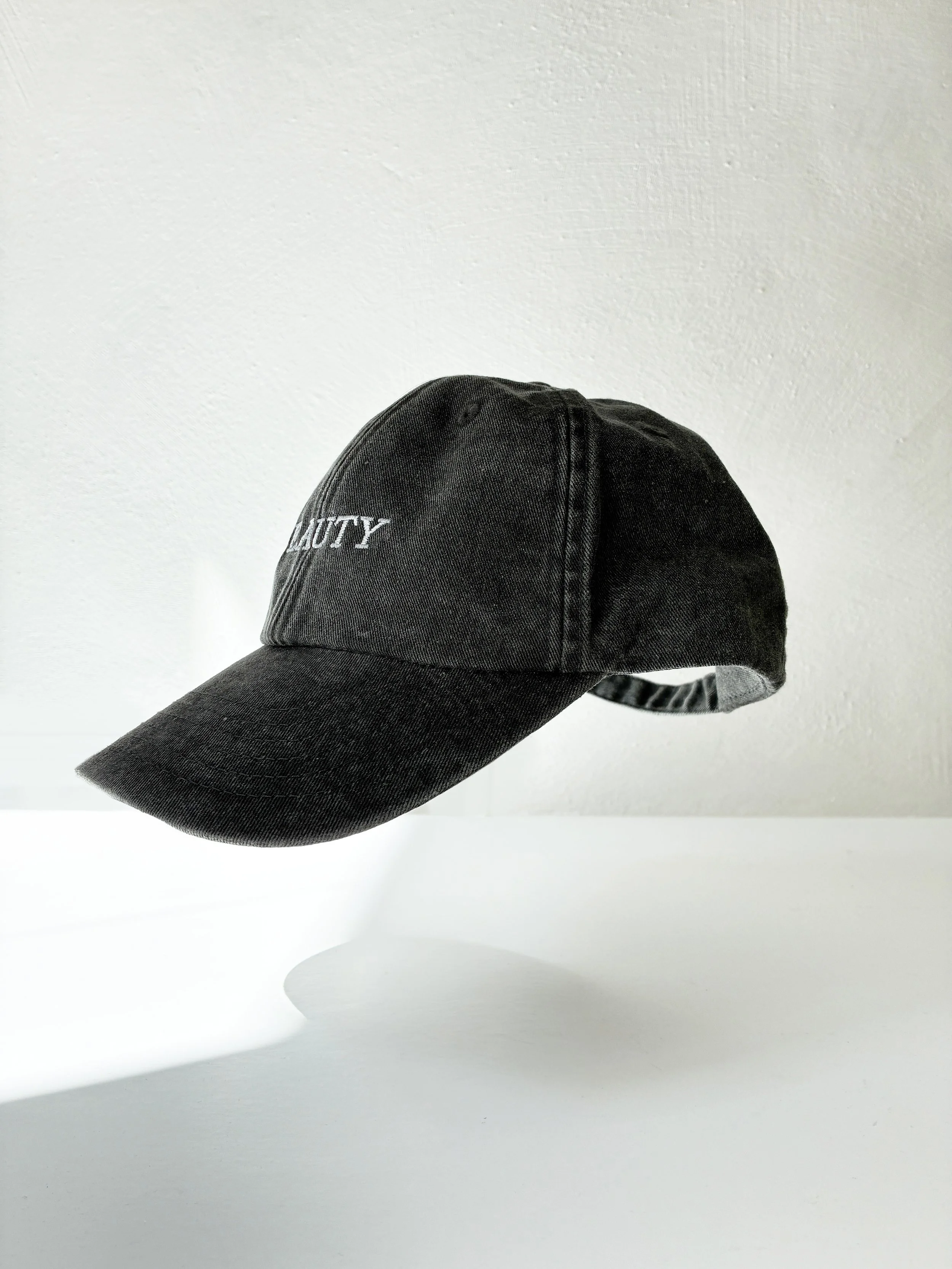 tinystudio_dadcap_beauty_side.jpg