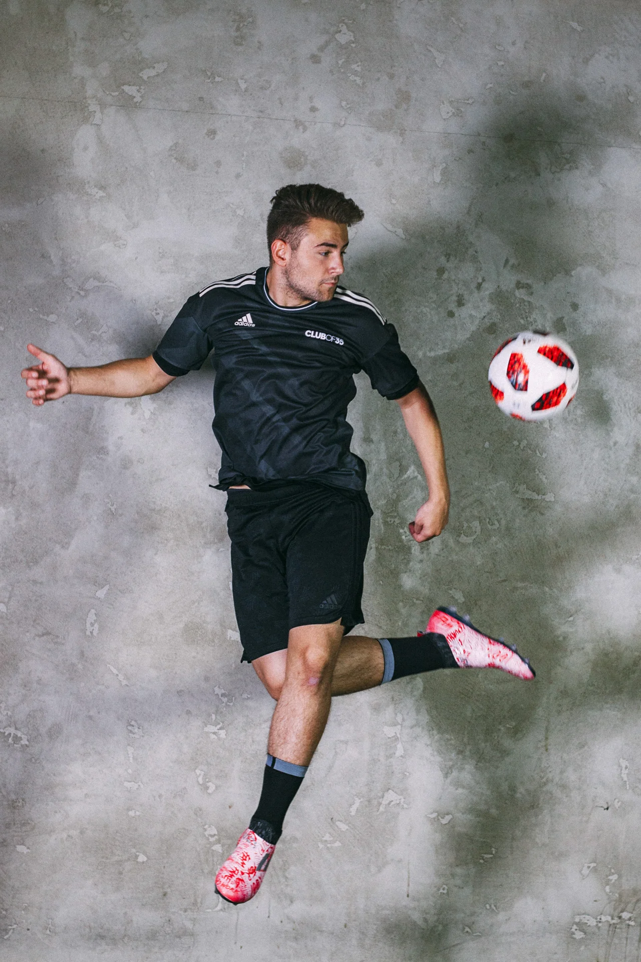 DanielSalaw_AdidasClubOf35_MG_6106_q10_1920px.jpg
