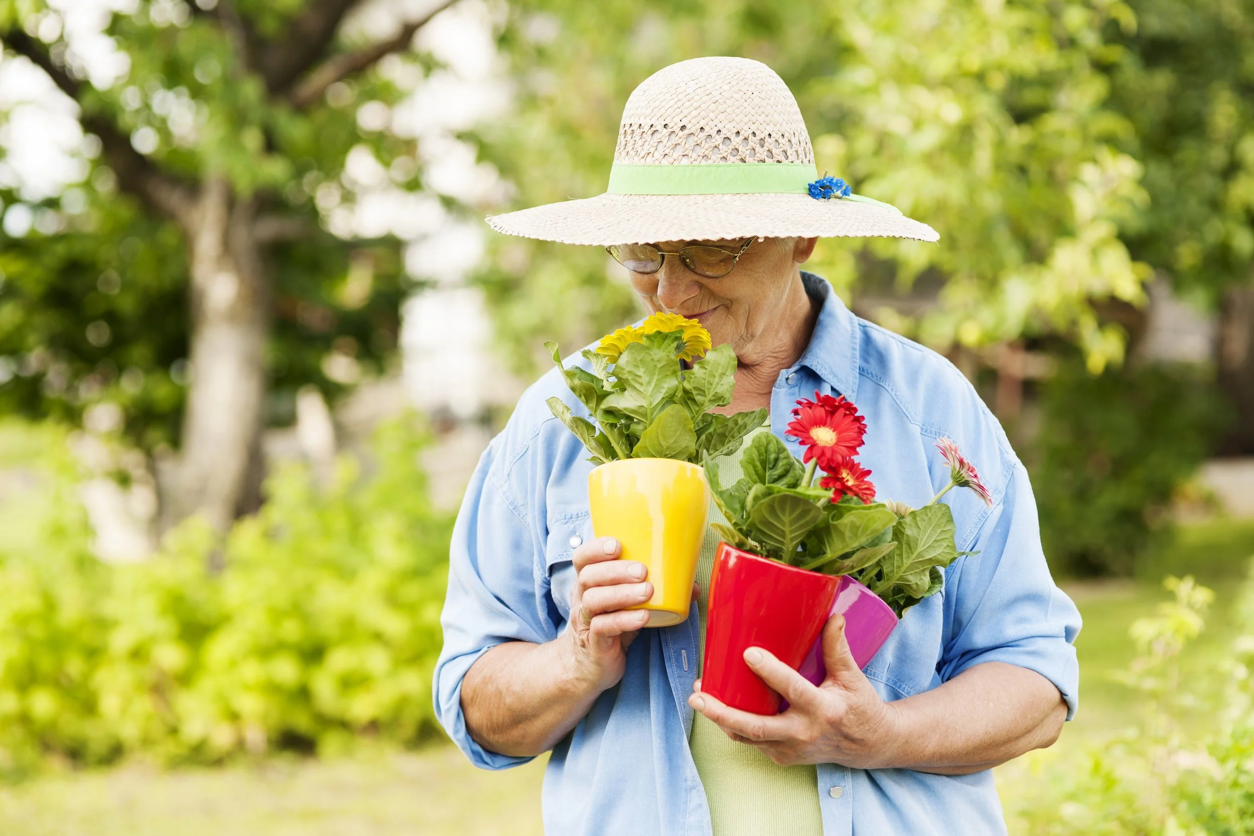 6 Proven Benefits of Gardening and Spending Time Outdoors for Seniors in Southwest Florida