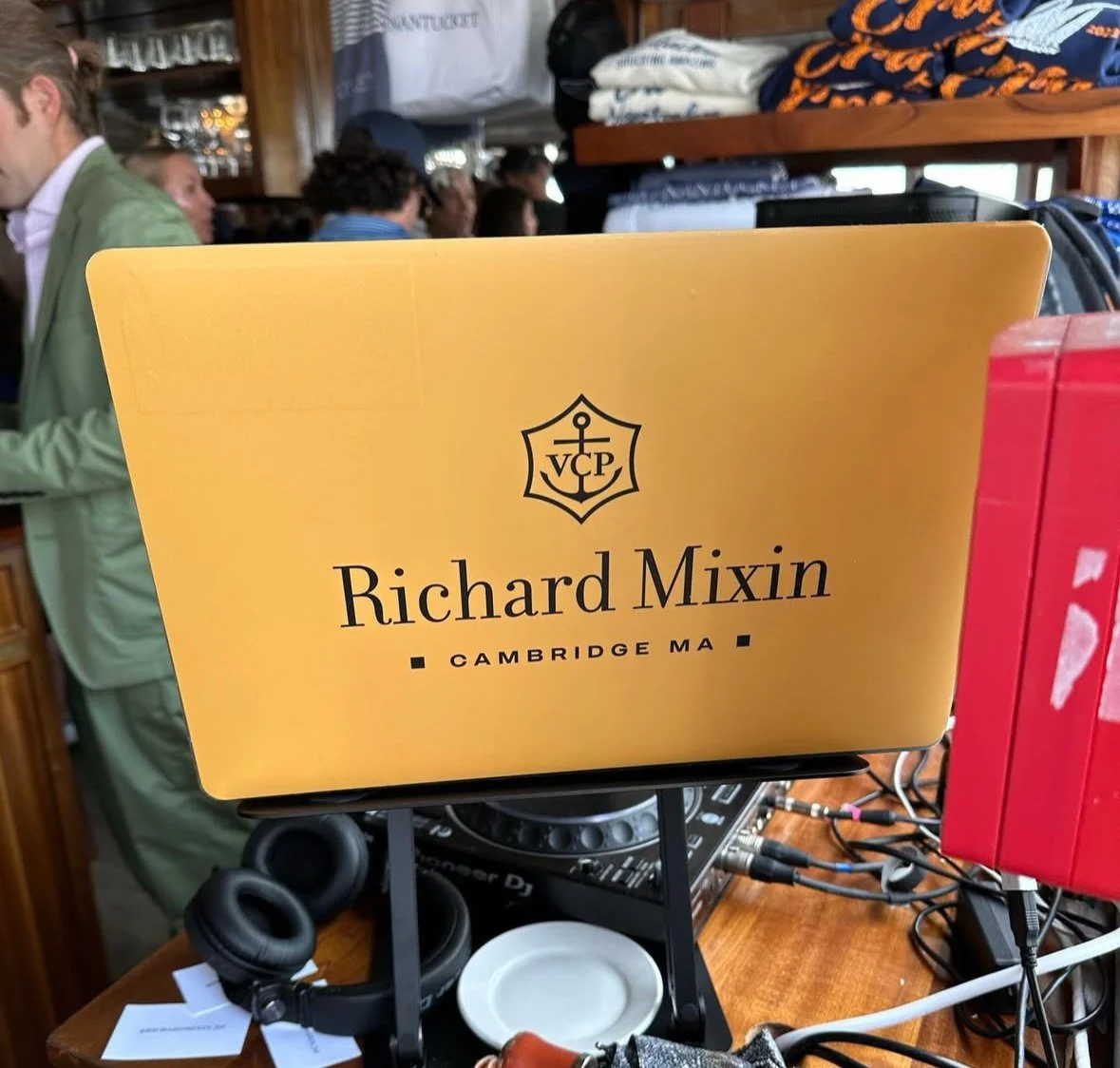 Cru Labor Day with a nod to Veuve 