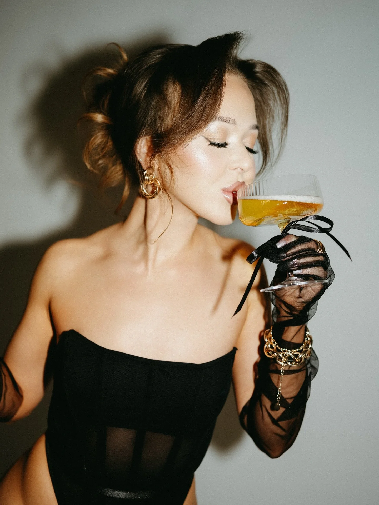 Ending the year feeling incredibly grateful 🤍

To everyone who supported my business, both in front of the camera and online, thank you!!

Creating a space where you can feel confident and empowered is everything to me.

Thank you for being here. I&