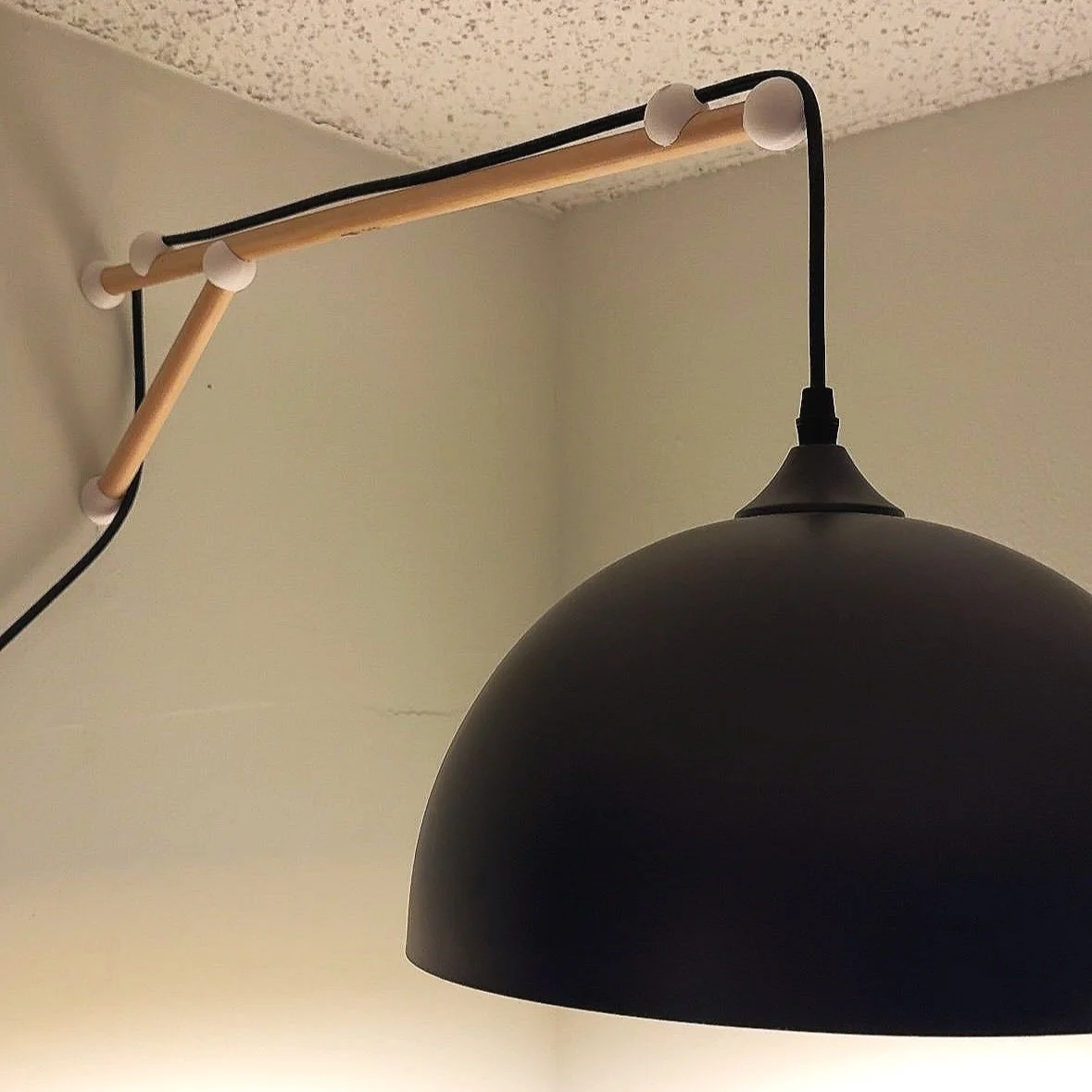 Minimalist Modular Lamp Mount: DIY with 3D Printing and Wooden Dowels ...