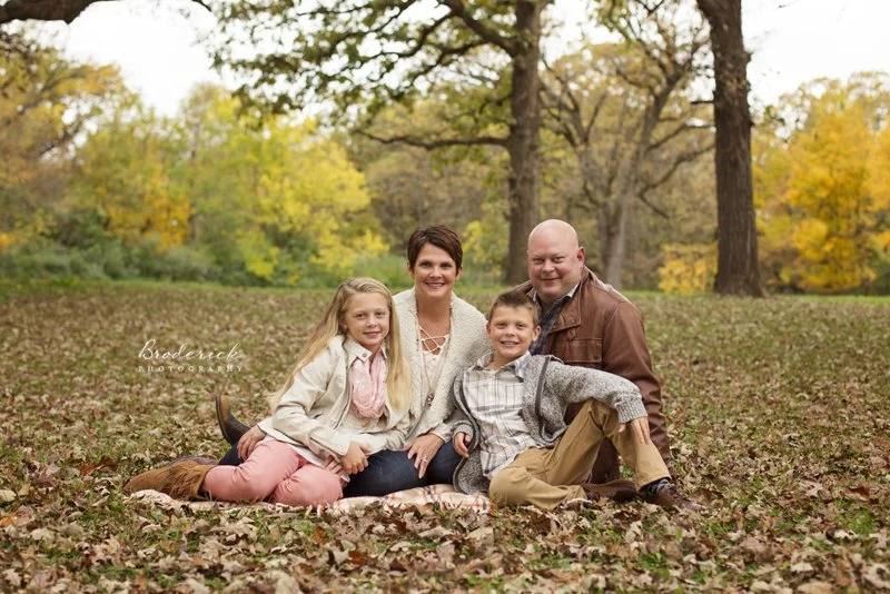 fall family poses.jpg