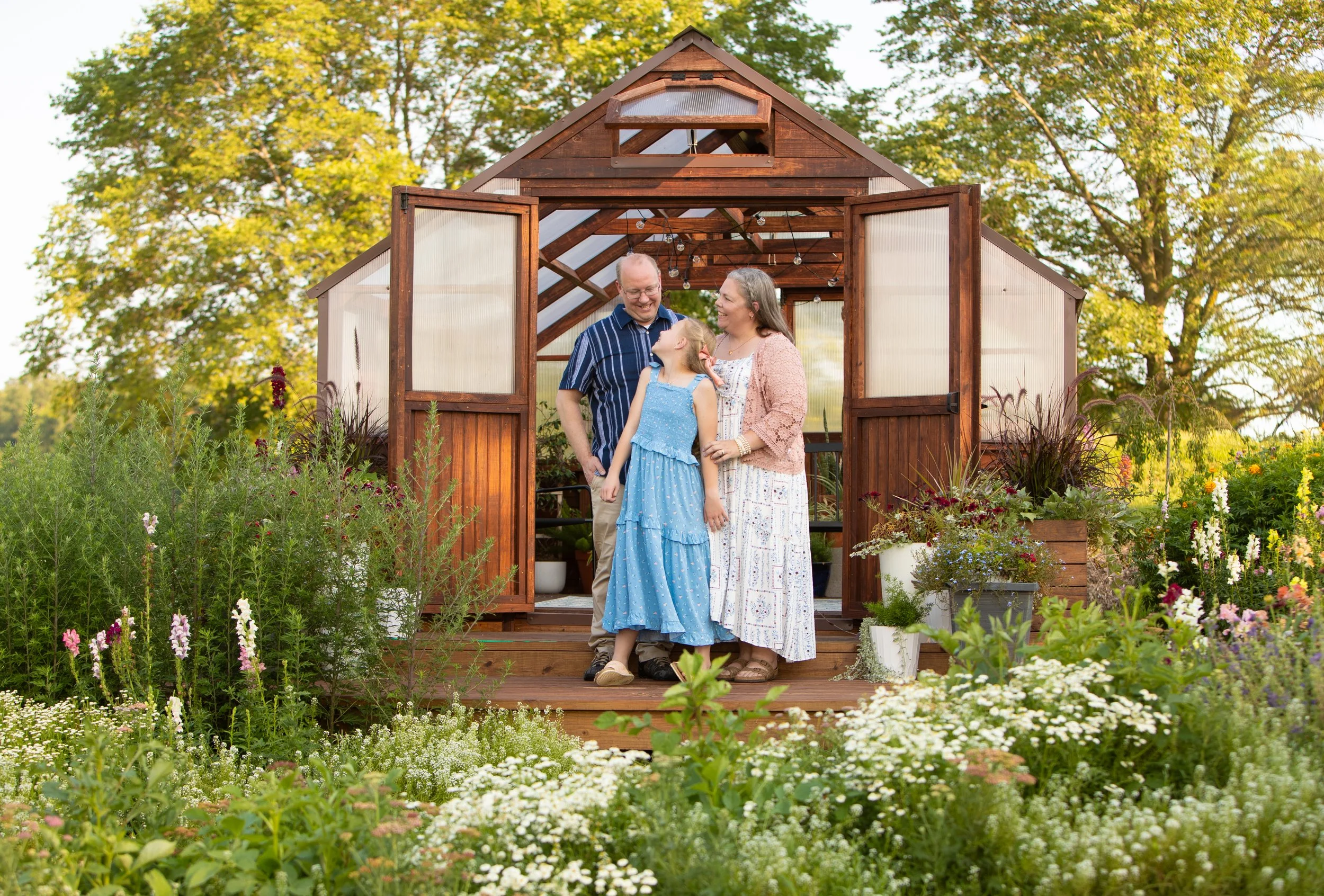 Family poses at flower farm.jpg