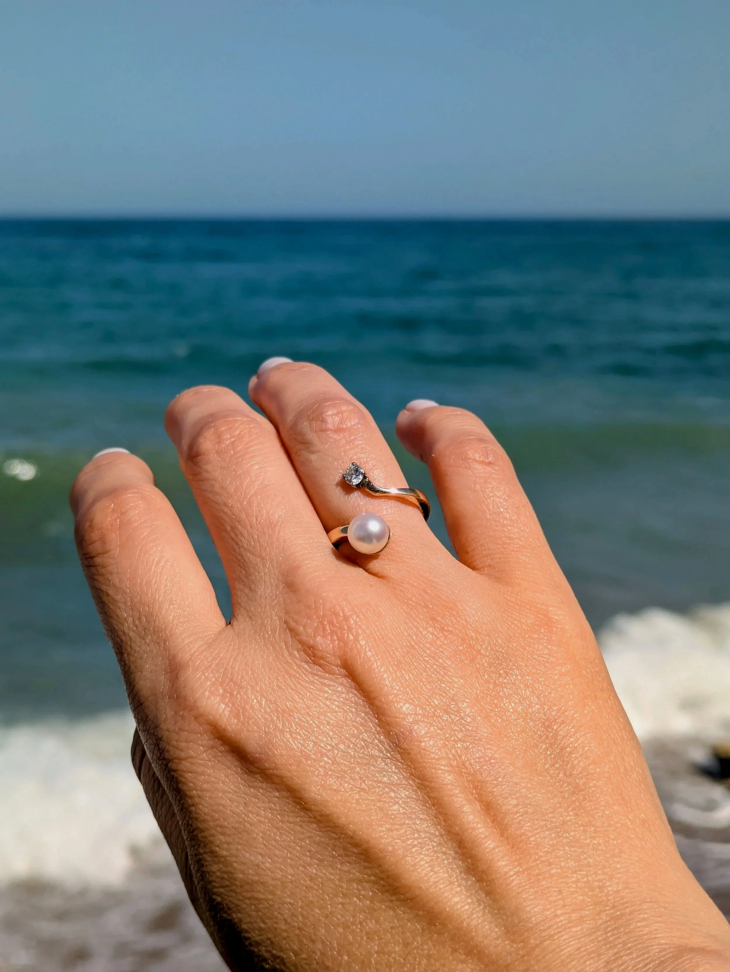 Japanese Pearls & Diamond Sea display in some beach in Spain
