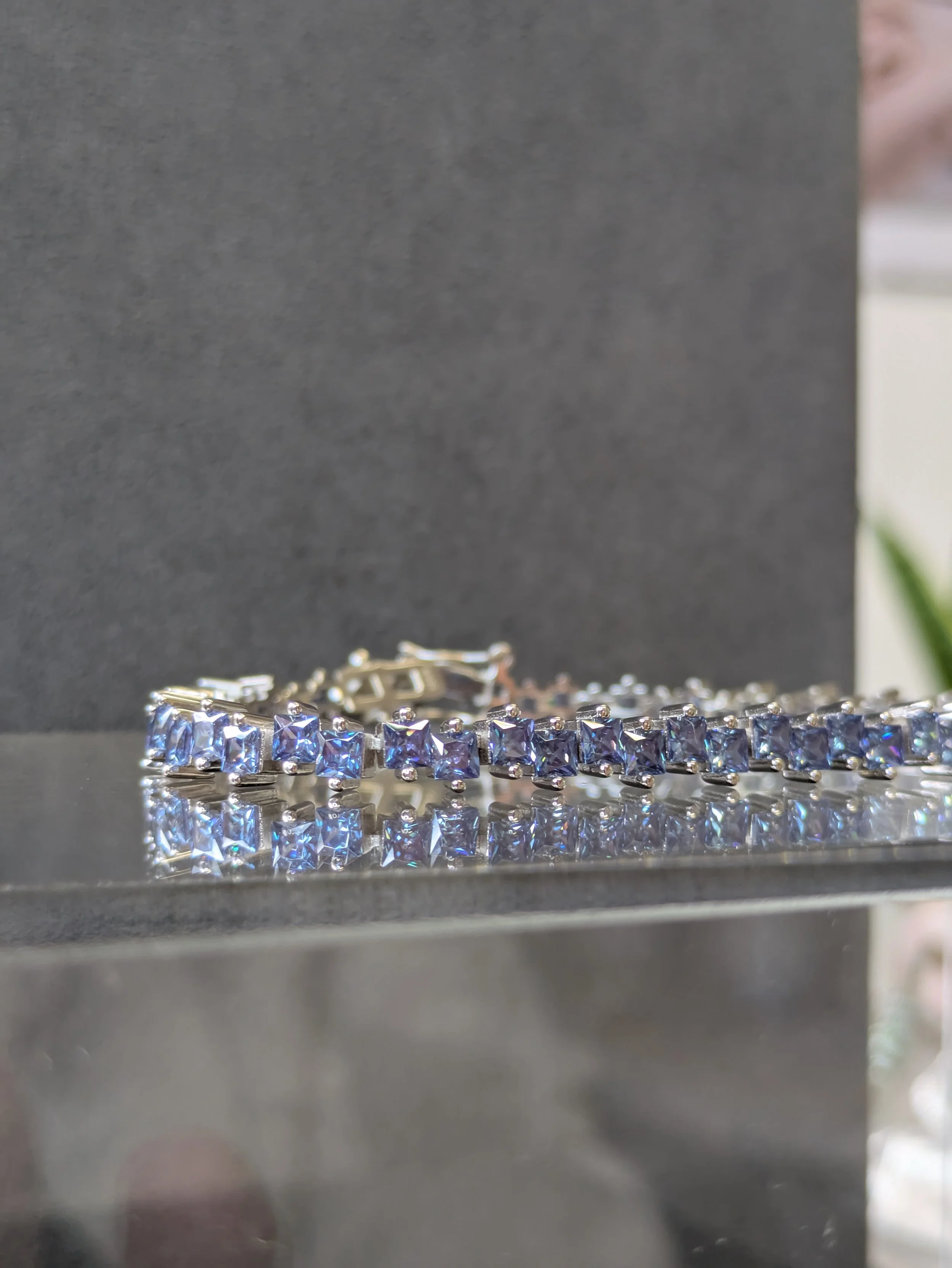 Tennis Bracelet in silver & Tanzanian stones