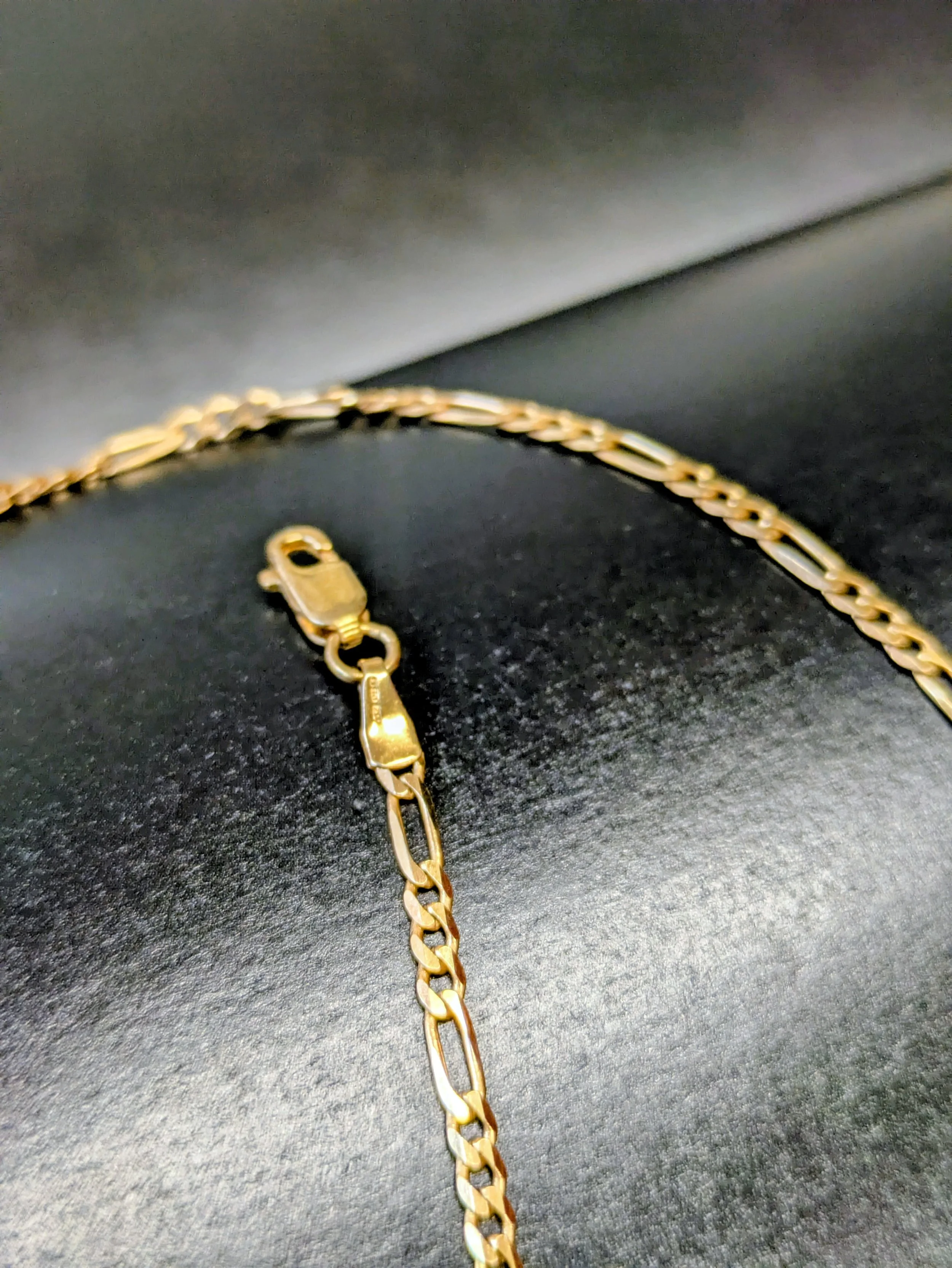 Carabiner gold clasp Figaro Necklace