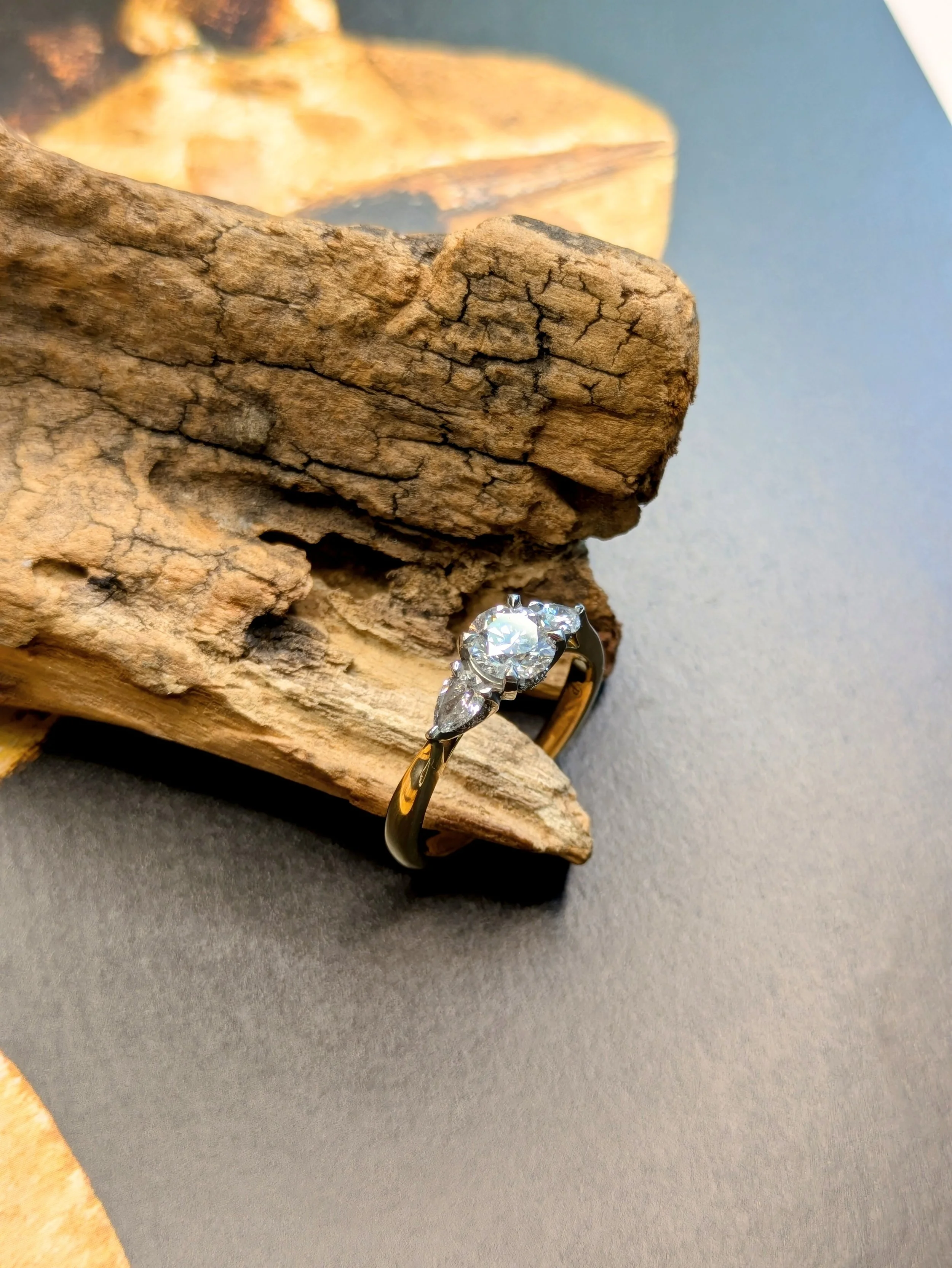 Lab Solitarie engagement ring