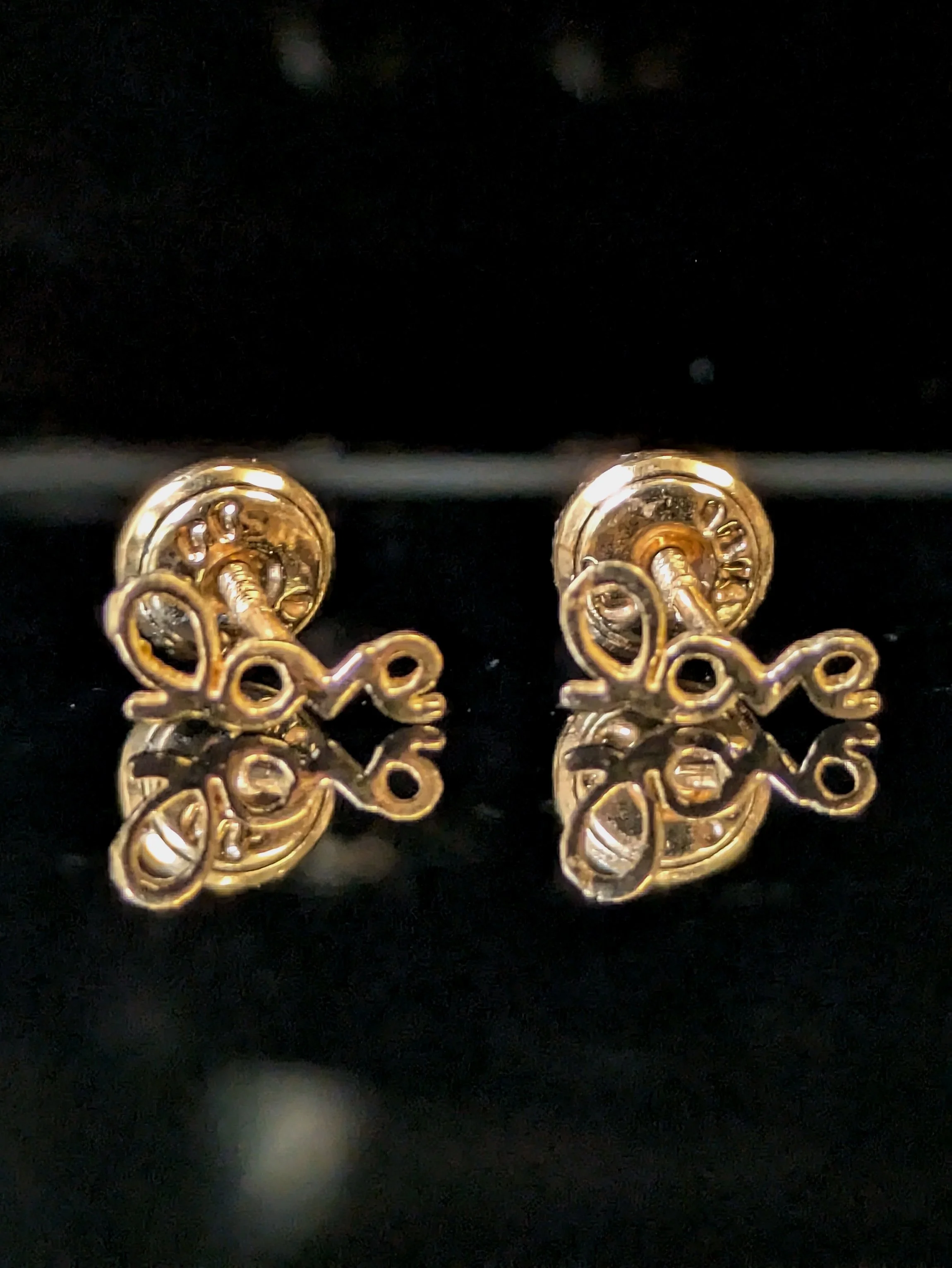 Yellow Gold 18ct Love Shape Studs Earrings