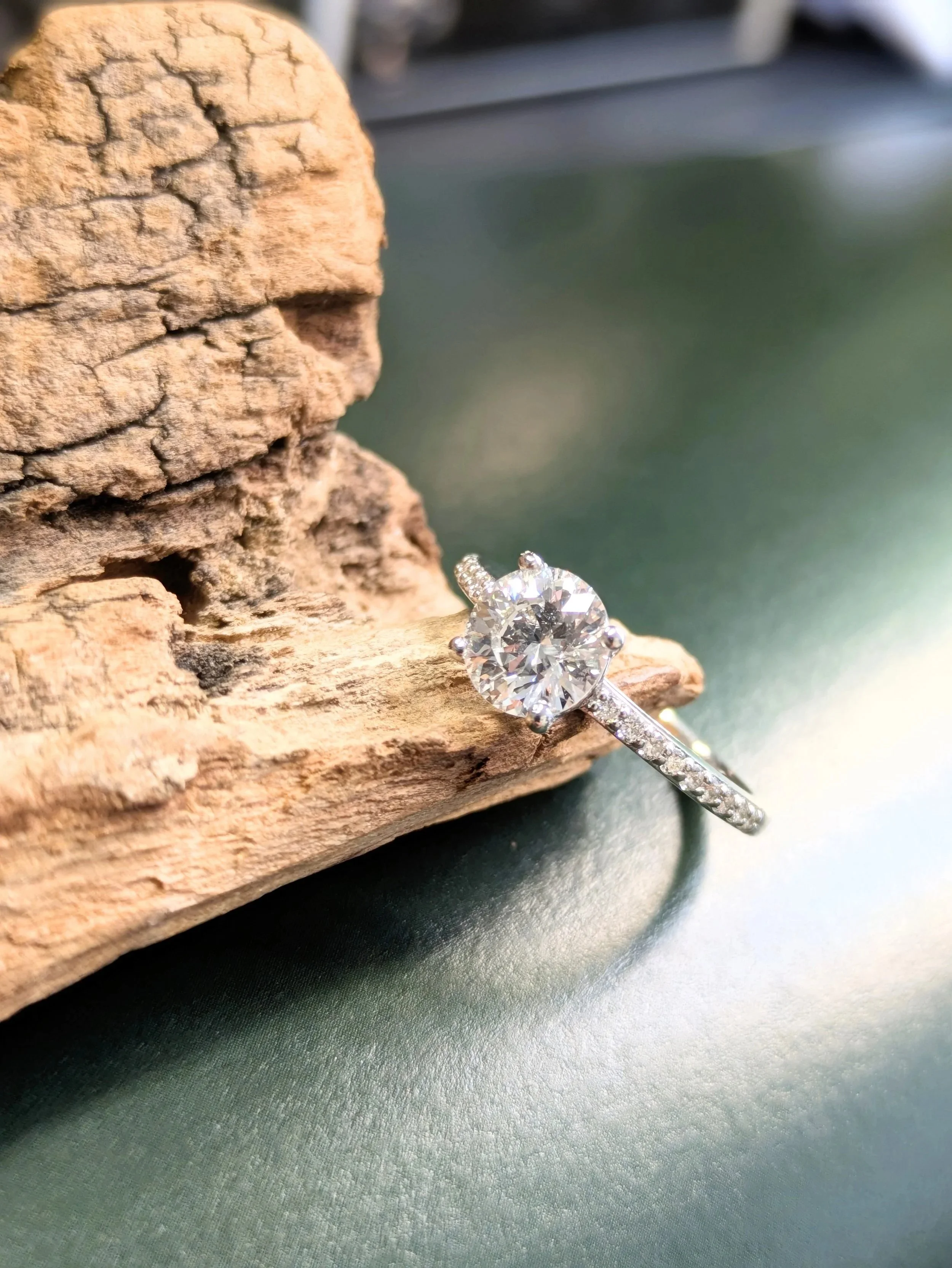 White Gold 9ct Lab Diamond Engagement Ring