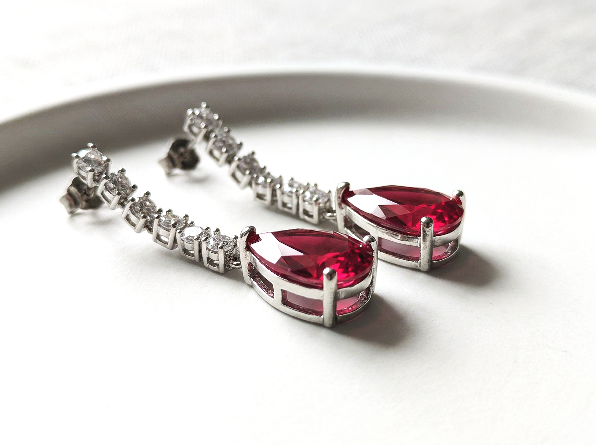 Silver double-gallery earrings with drop-shaped red wine cubic zirconia