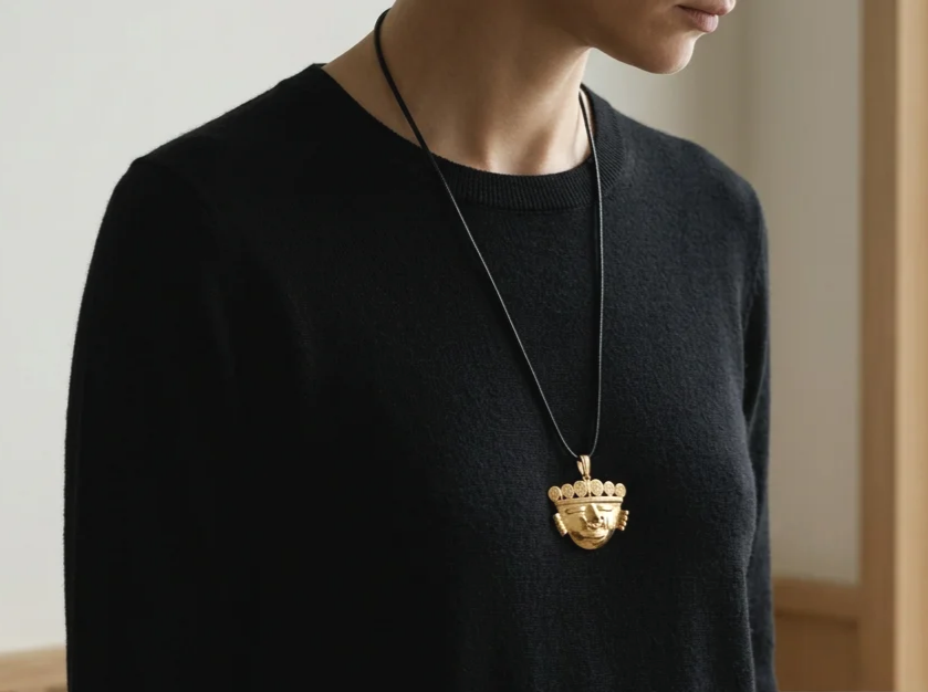 Pre-Coulumbian Muisca Necklace with leather