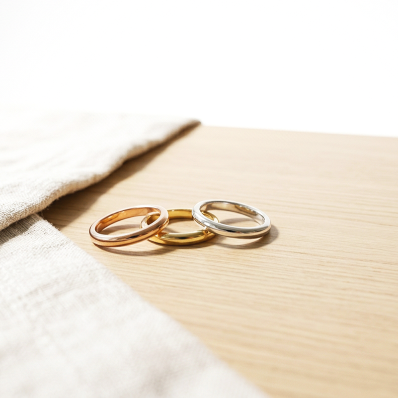 18ct Handcrafted Dshape wedding bands