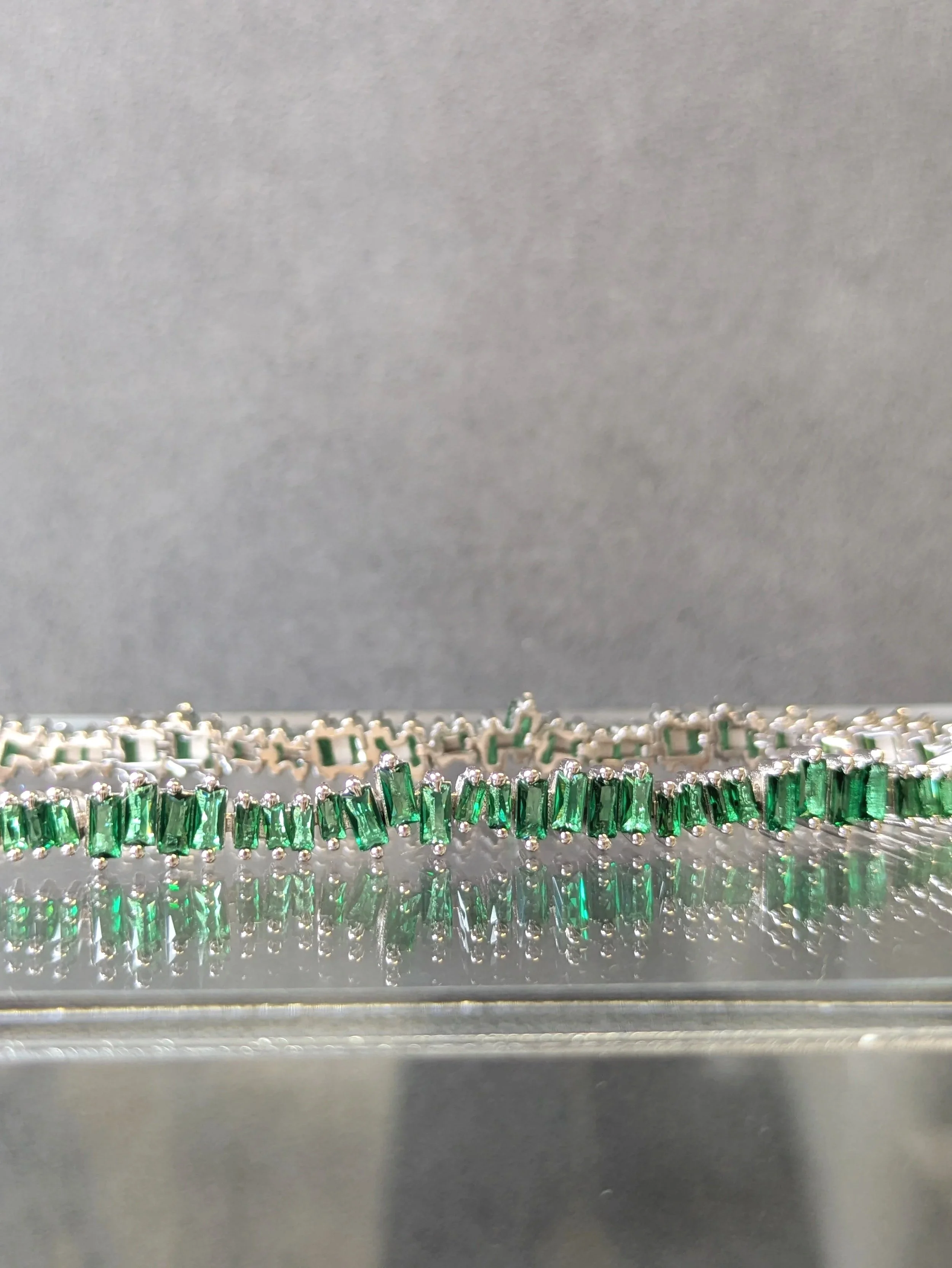 Claws setting Tennis bracelet.