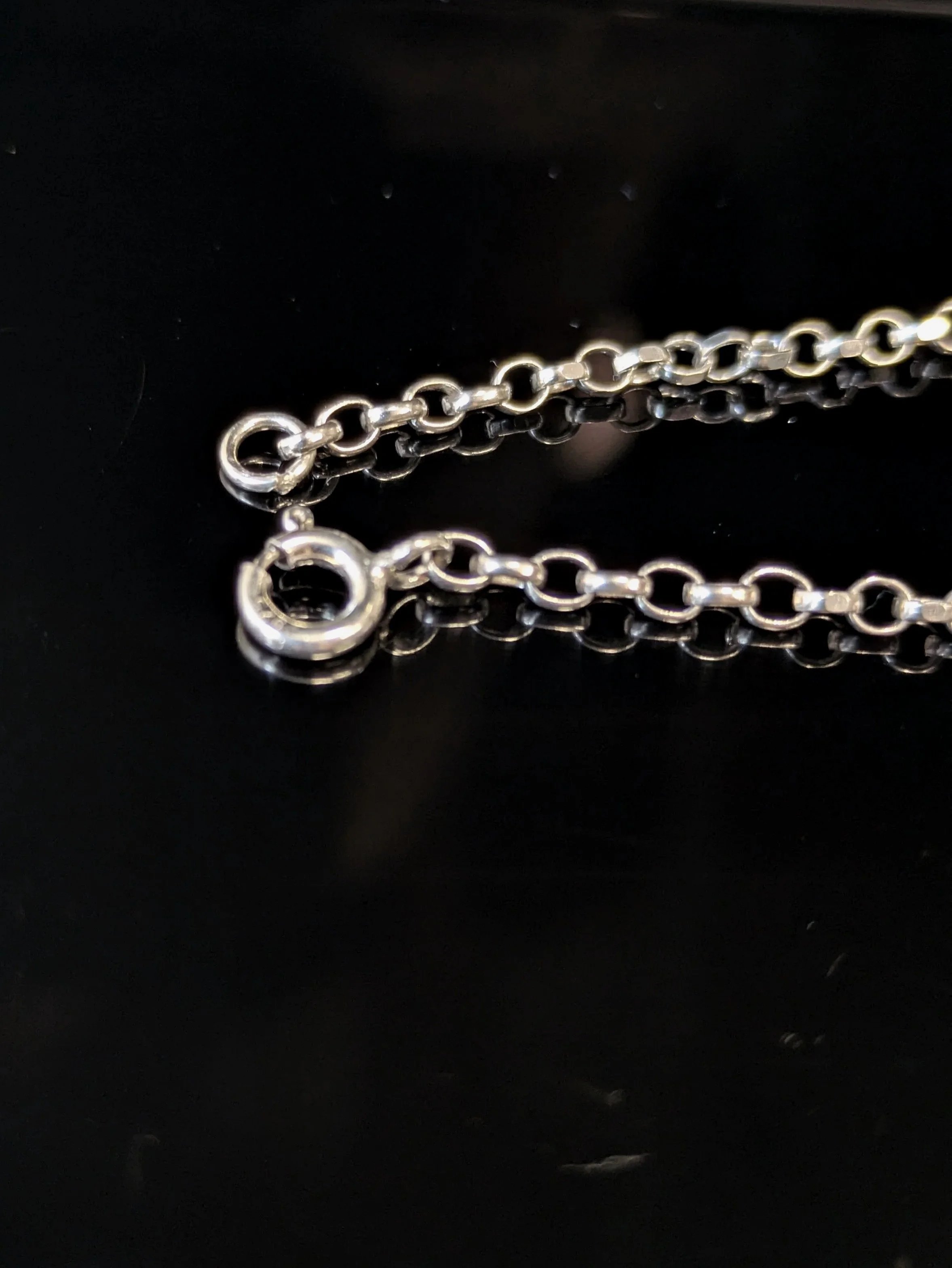 Round silver clasp