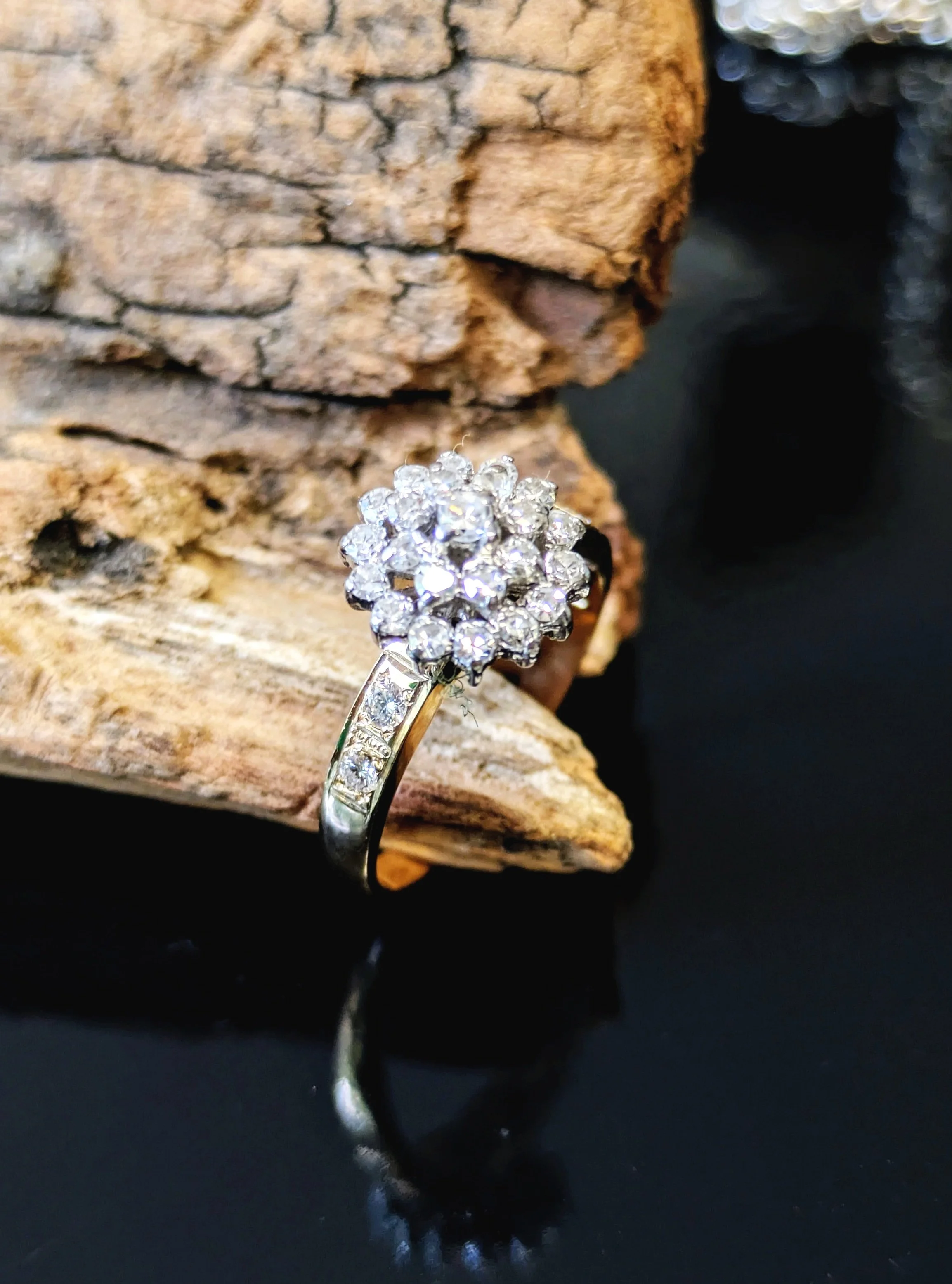Diamond Cluster Ring /Palo Santo display