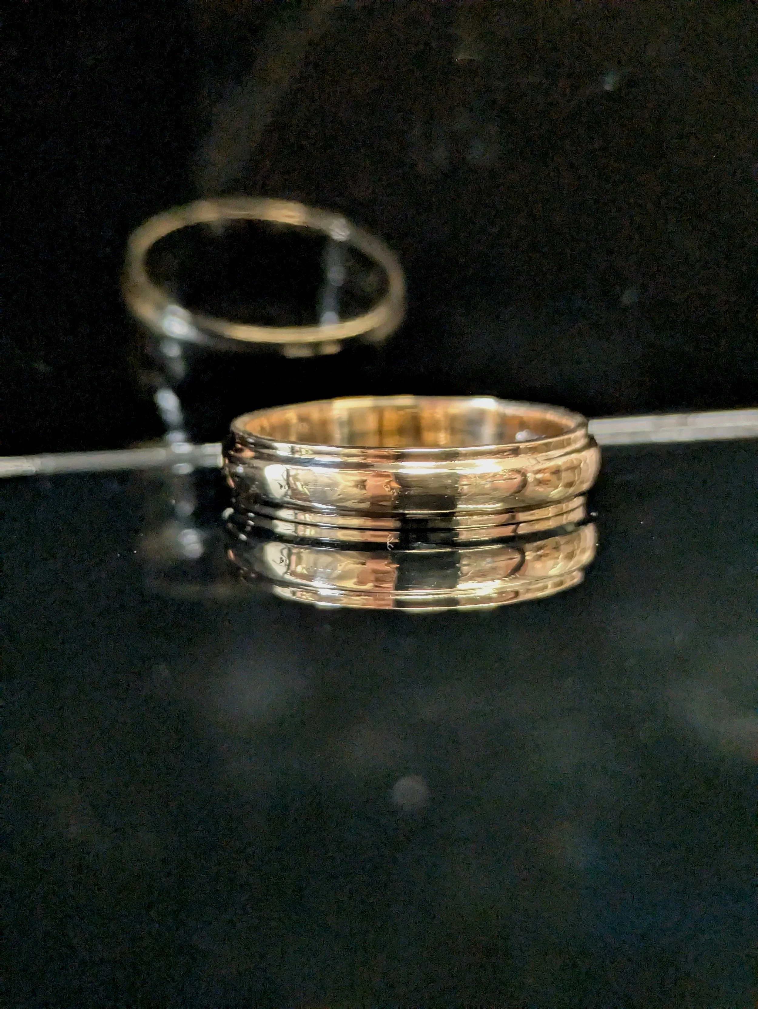 Single Bevelled Wedding band 18ct.