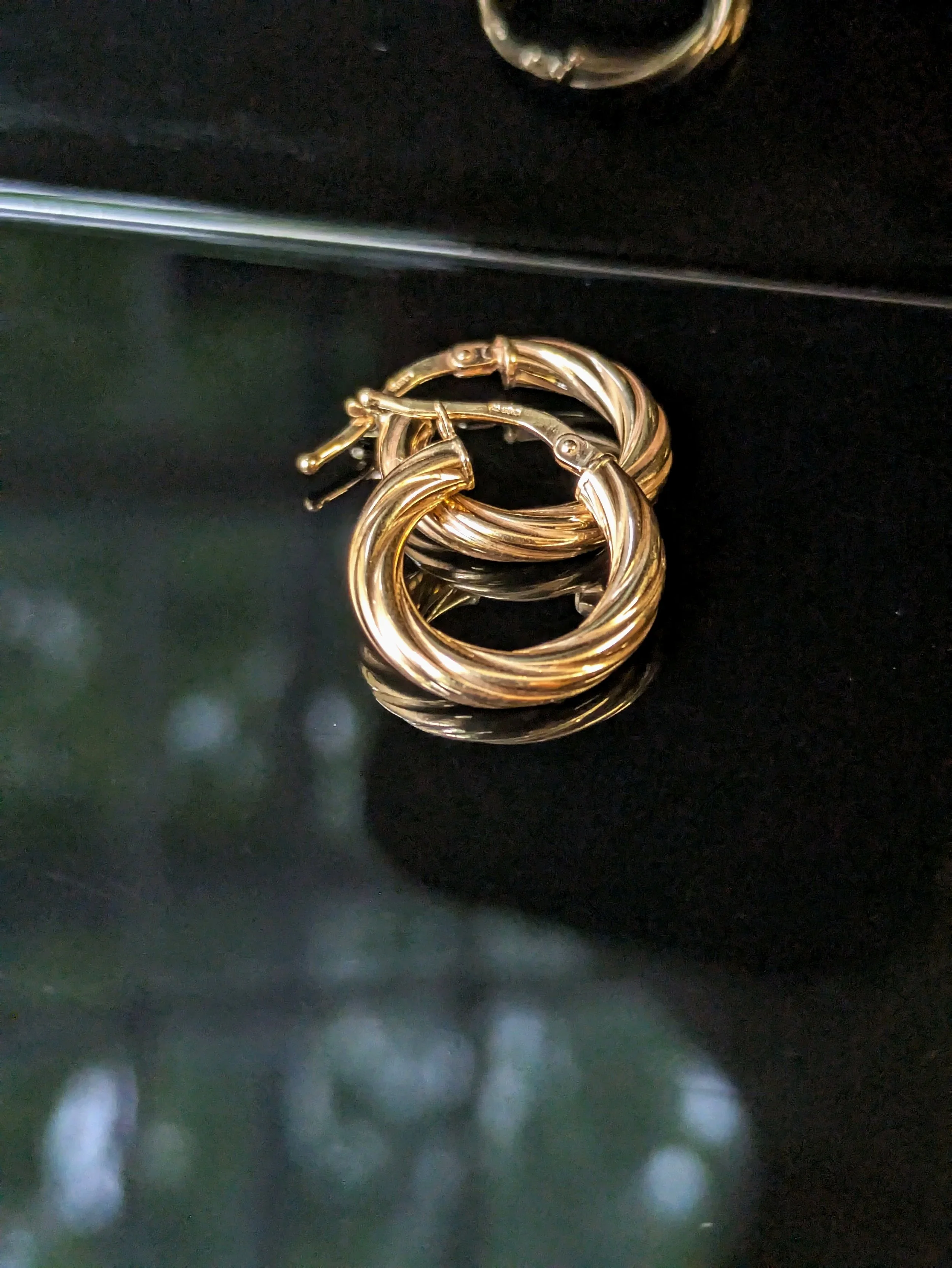 Round Hoops Twist Shape