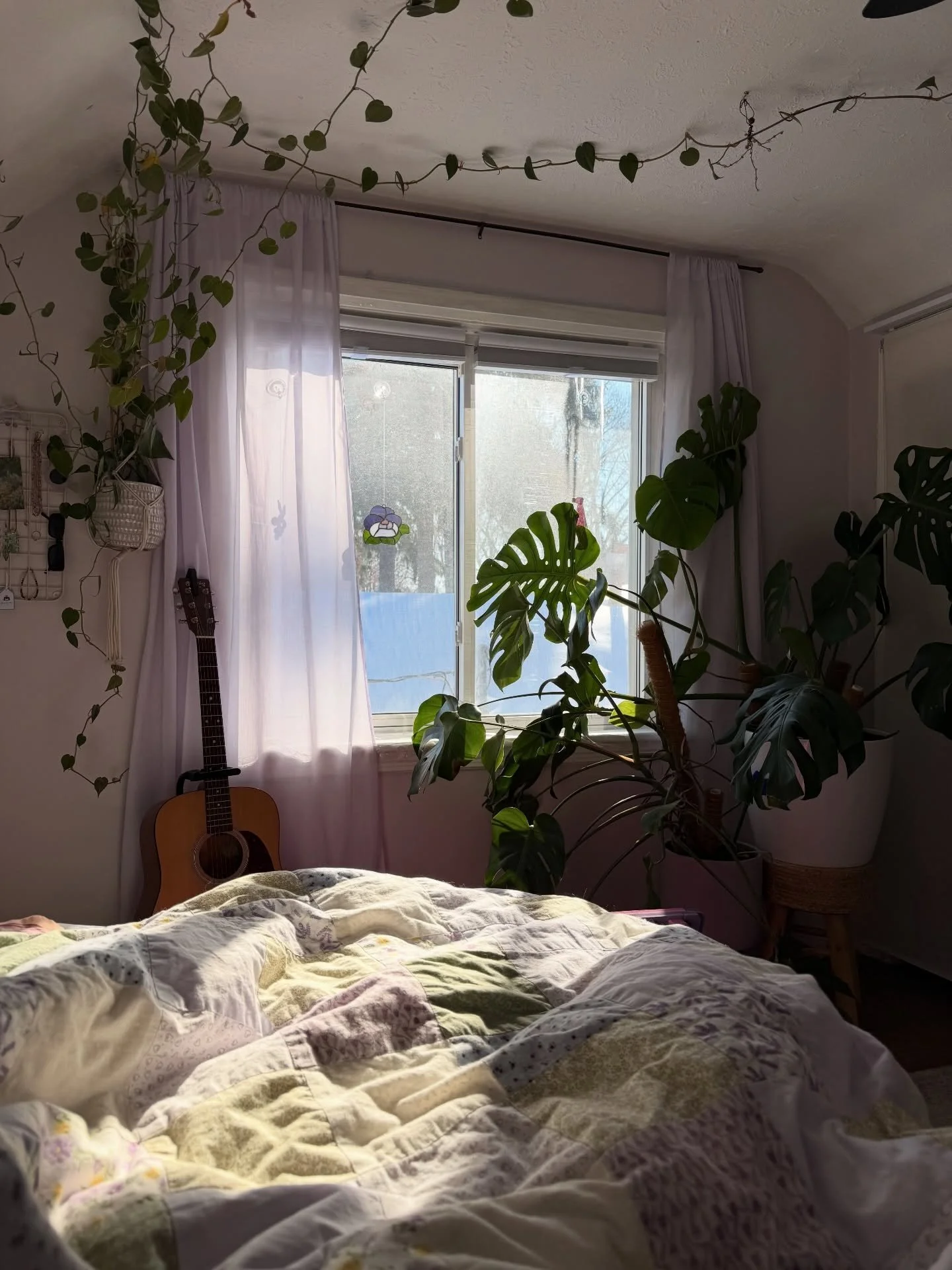 soaking up the winter sun ☀️ 

some of my favourite moments of last weekend, enjoying the warmth of snowy winter days and time with my favourite girls 🐾

so many fun projects in the works that i can&rsquo;t wait to share more about!!! 💜

#knit #kni