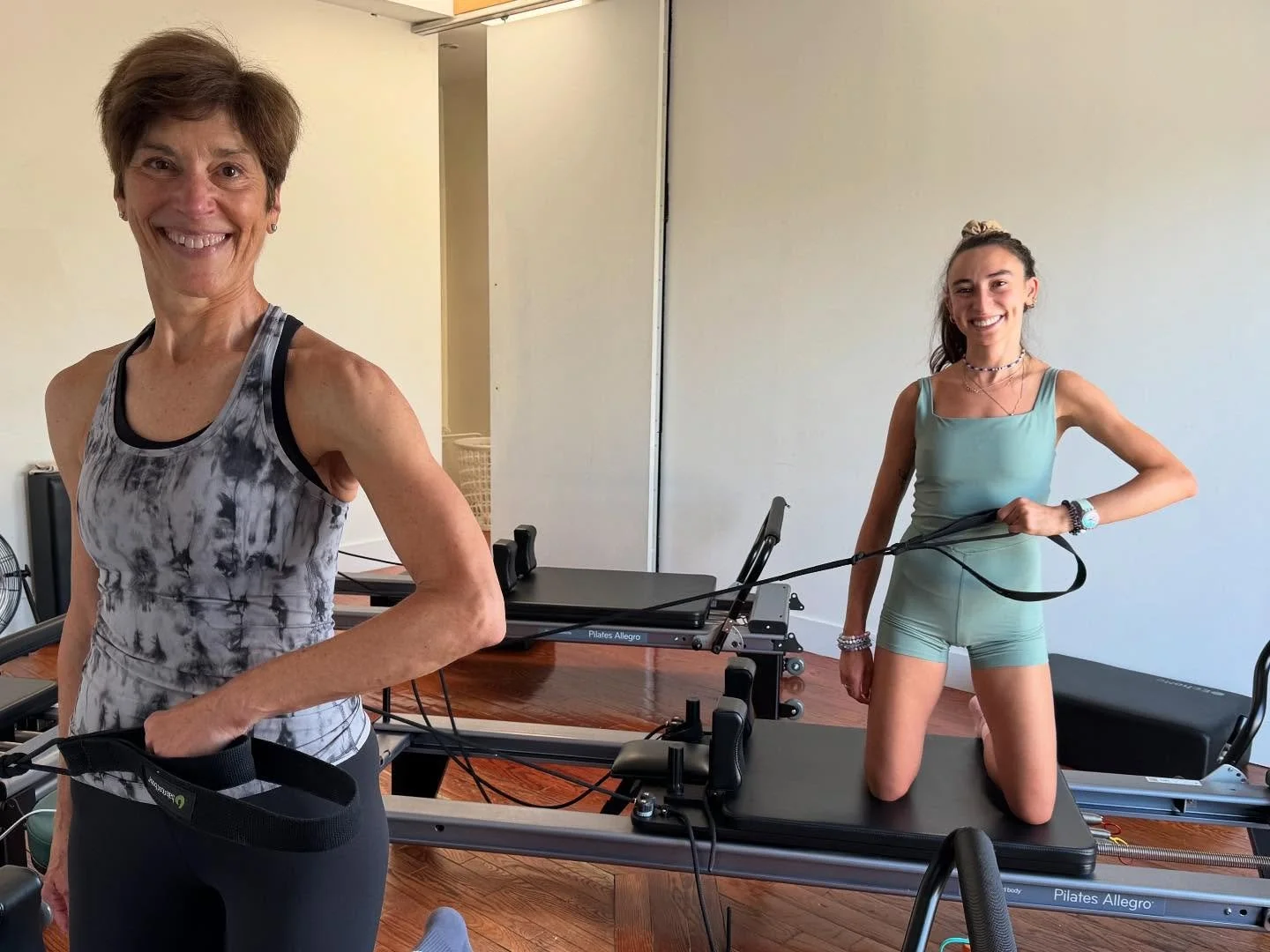 Friday morning family duo -aunt &amp; niece! ❤️#familypilates #fridaypilates #flexpilates #pilatestoronto