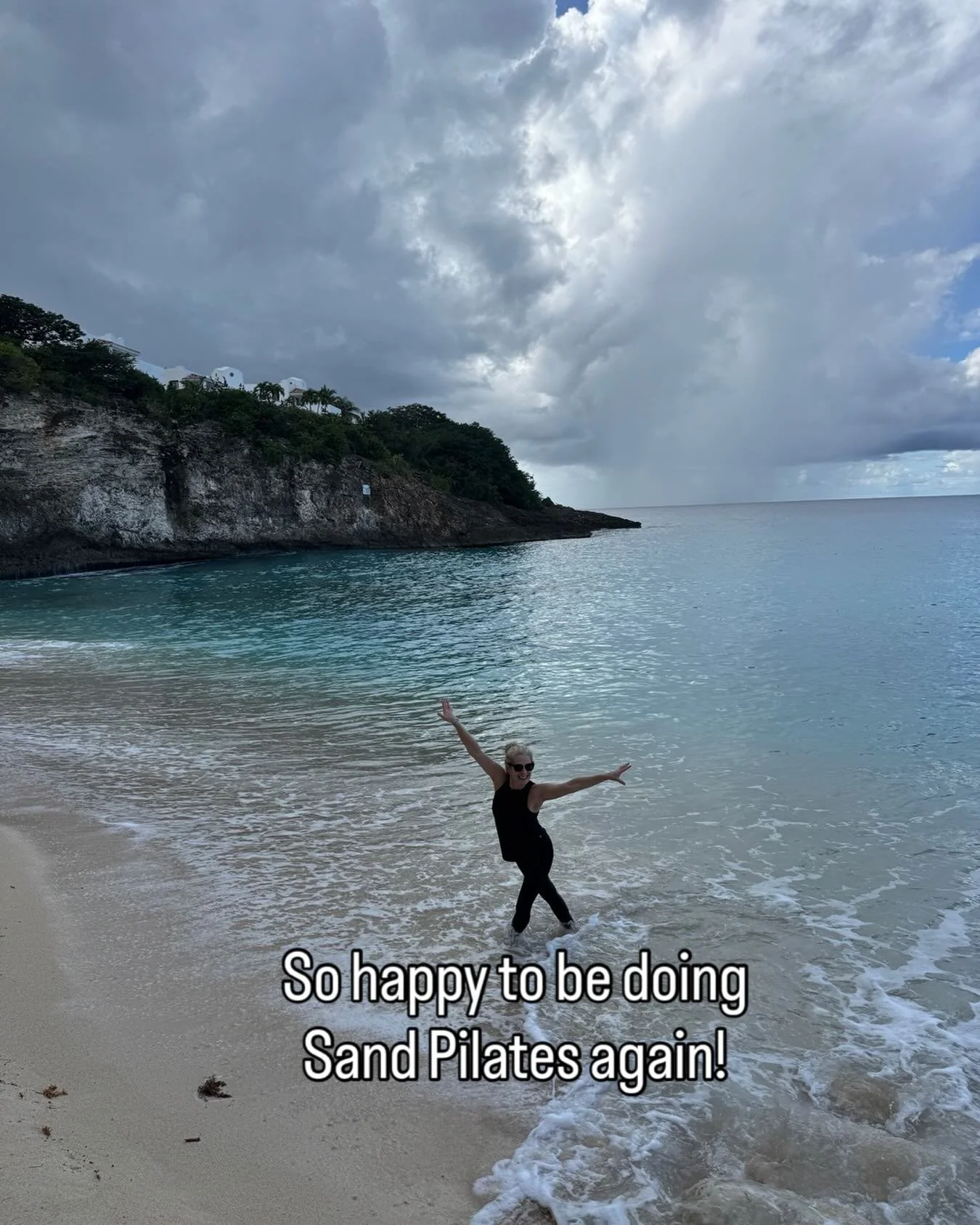 Sand Pilates in the sun makes me happy🌴☀️❤️ #flexpilates #sandpilates #pilates