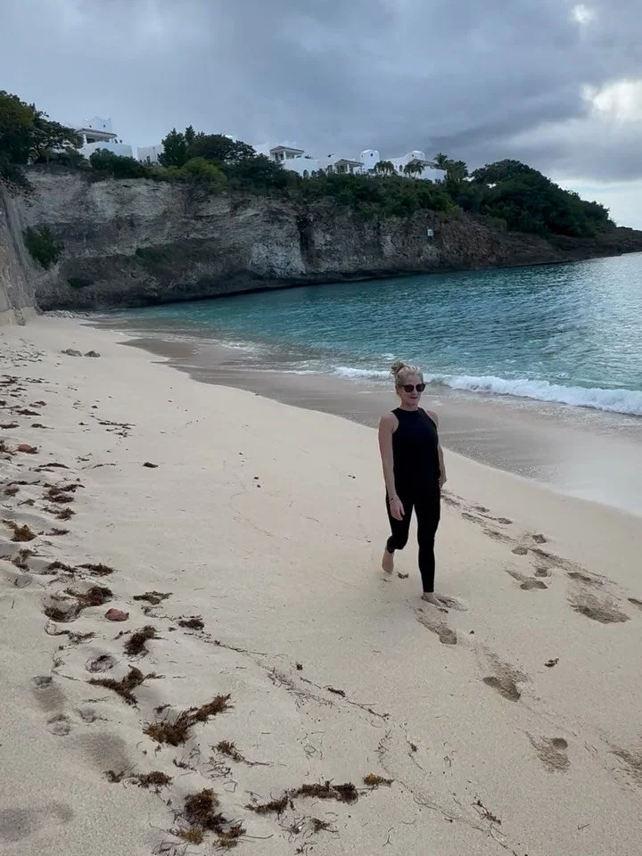 3 quick exercises to keep you strong for the new year! 
1-Walking backwards (on a beach, snow or solid ground) strengthens different muscles and improves balance - try it!
2-ticktocks -full body exercise -add weights and/or close eyes for more challe