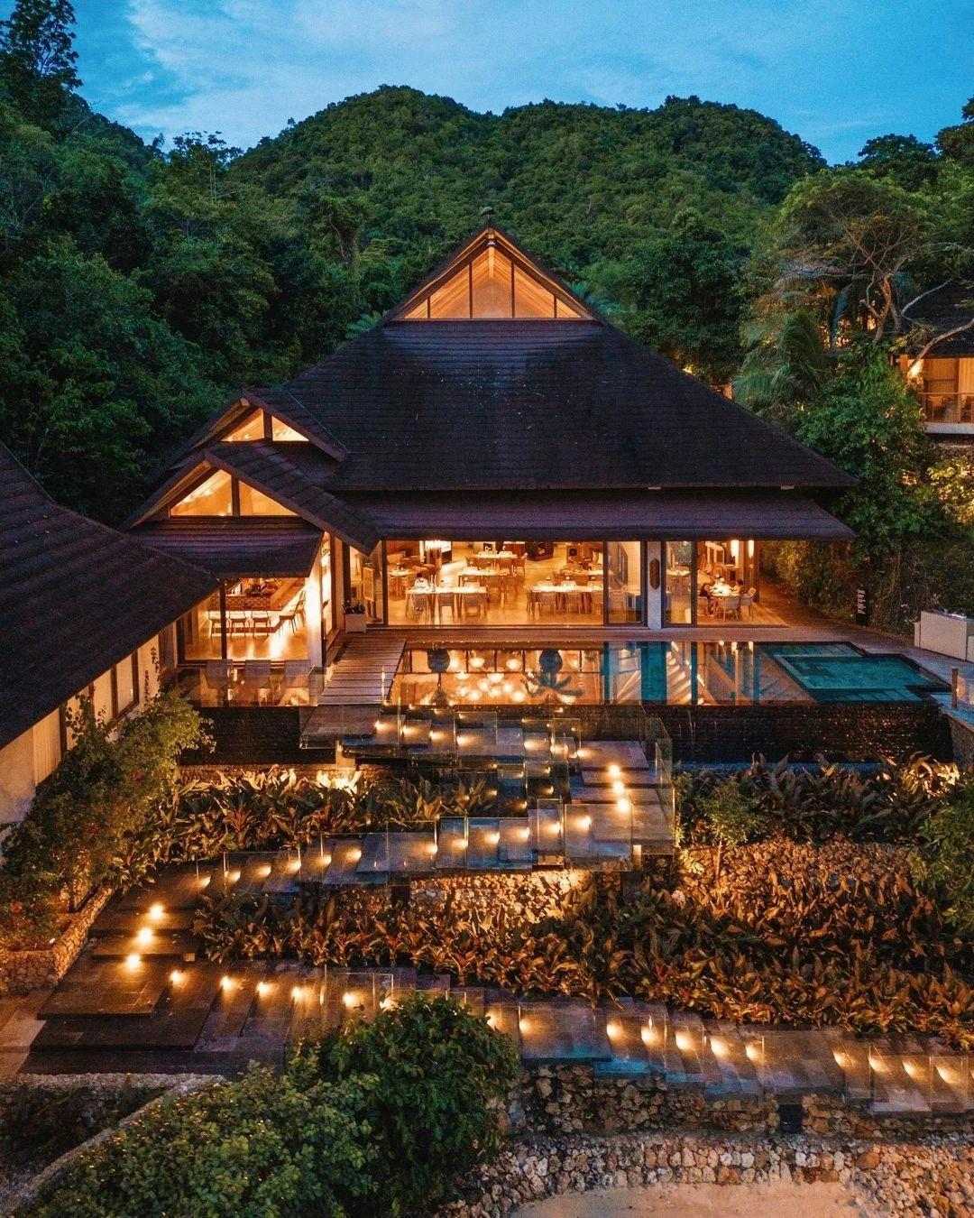 One thing many travelers don&rsquo;t realize about the Philippines is how many beautiful, smaller tropical resorts are quietly tucked across its islands.

One I&rsquo;ve been recommending lately: Manami Resort. Here are three things we really like ab