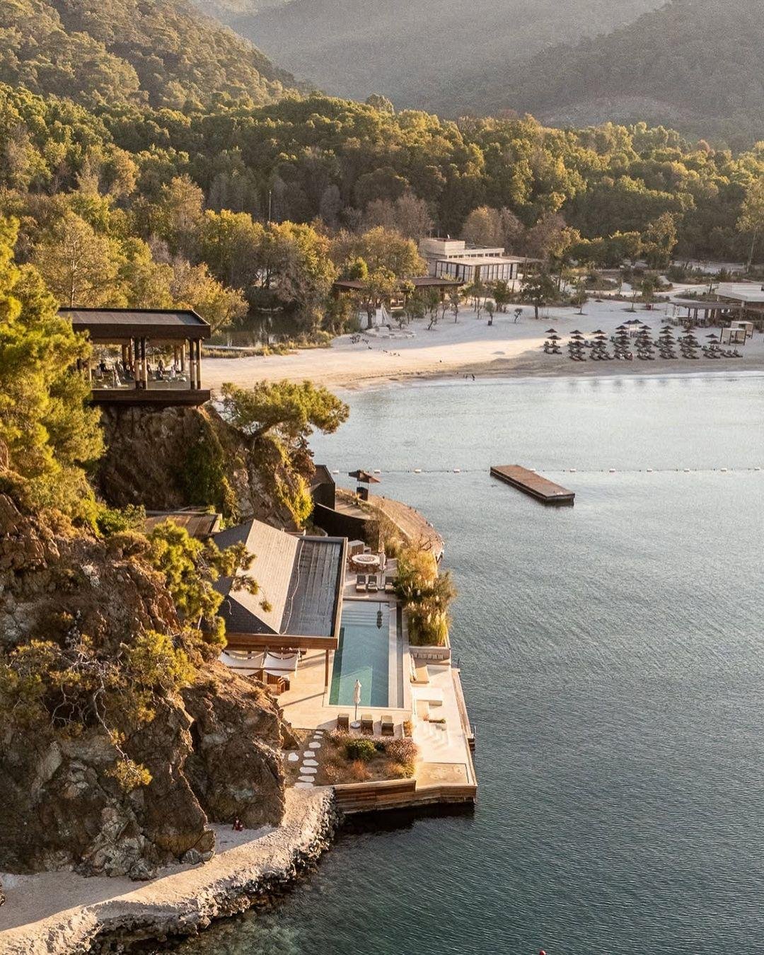 Our favorite kind of recommendation? A resort so new your friends can't say they've been.

Ah&atilde;ma just debuted on G&uuml;nl&uuml;kl&uuml; Bay, a protected cove on T&uuml;rkiye's Turquoise Coast between the yacht town of G&ouml;cek and Fethiye, 