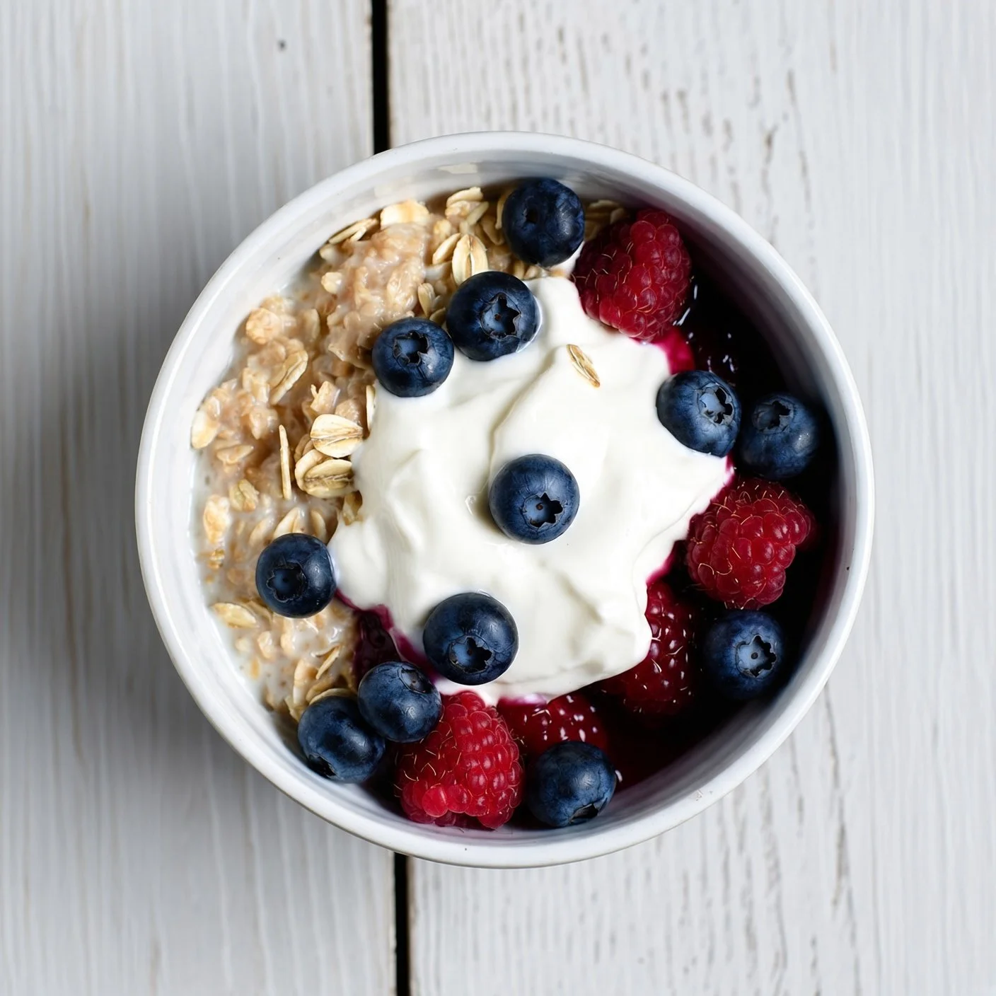 Overnight Oats, Yogurt + Berries