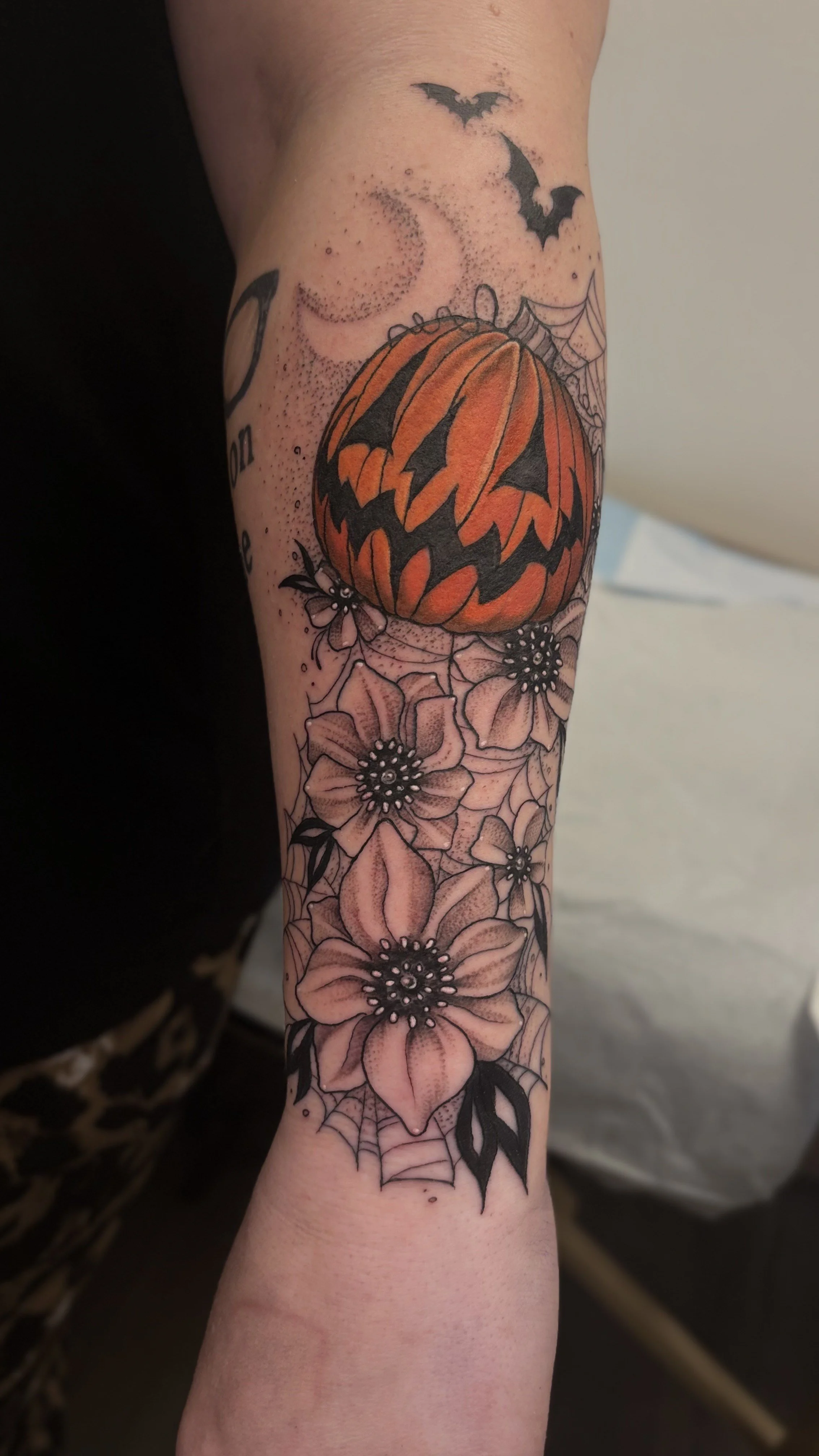 Realism Halloween with floral