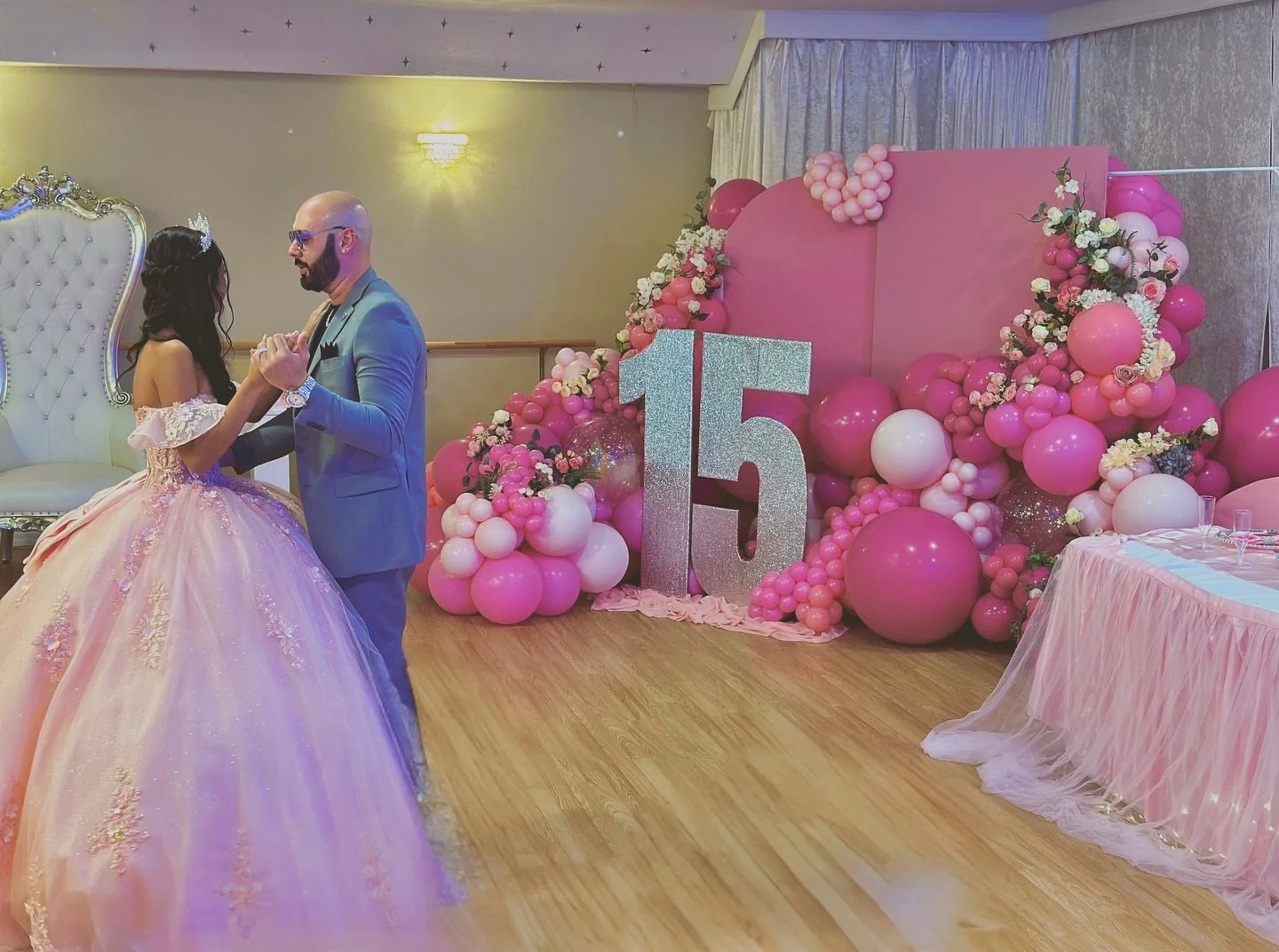 𝘁𝗵𝗶𝘀 ᴹᴼᴹᴱᴺᵀ &hearts;♫

What a special moment between a Papi and his Princess. Where 15 years of love &amp; memories are wrapped into a single song. @g_matrixx_official wrote a beautiful song to sing to his girl to make this moment even more speci