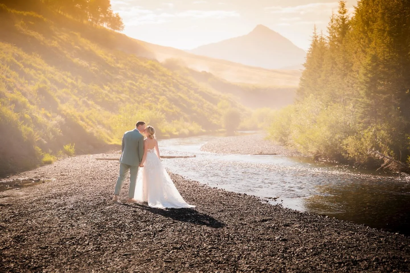 A lovely intimate wedding for Brandon &amp; Caity 🤍 The rain held off just long enough for a beautiful ceremony overlooking Paradise Divide followed by a delicious dinner at the Wooden Nickel. Congratulations on two months of marriage you two!

Venu