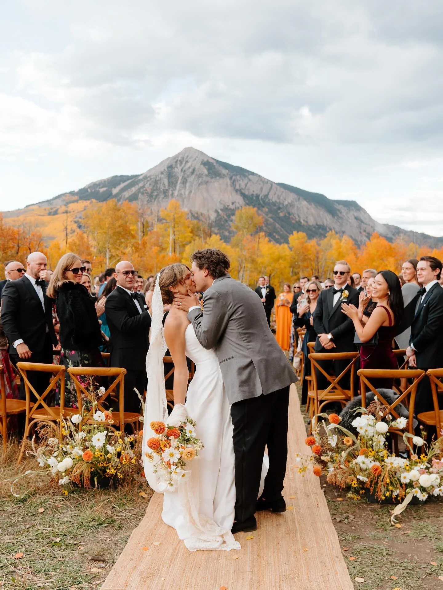 This day was magical - golden leaves, thunderstorms, and rainbows! 

So much love for this beautiful couple. Congratulations to the Angels!🪽

Photography /@averyfriendphotography
Venue / @publichouse
Beauty / @nataliedukebeauty
Beauty / @kyoungdayma