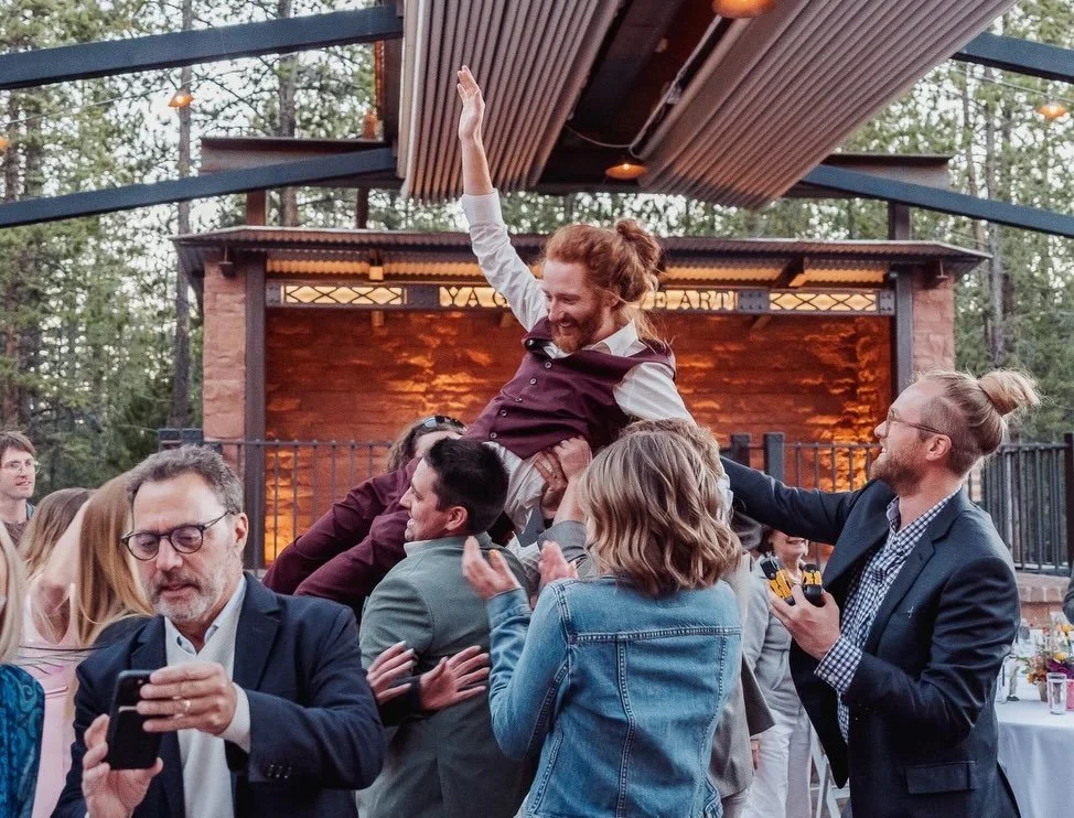 A year of love stories, packed dance floors, and champagne toasts 🥂 

I&rsquo;m closing out the year full of gratitude for every couple who trusted me with their day, for my amazing team, and for all the support from mentors and loved ones. Here&rsq