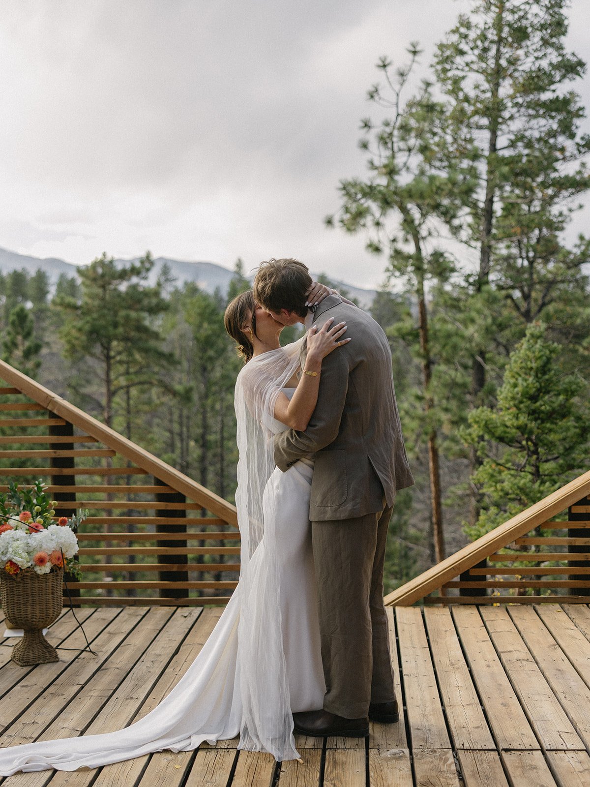 C-L-Sneak-Peeks-Jo-McGowan-Weddings-0092_websize.jpeg