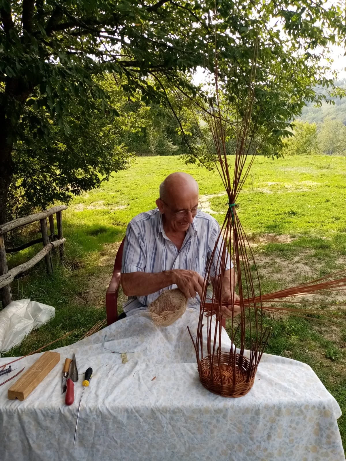 Basket weaving at Fattoria La Rocca