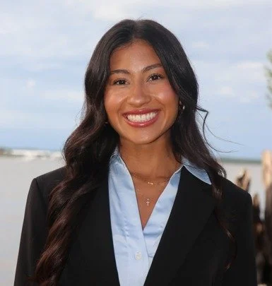 Salma Mayhall headshot .jpg