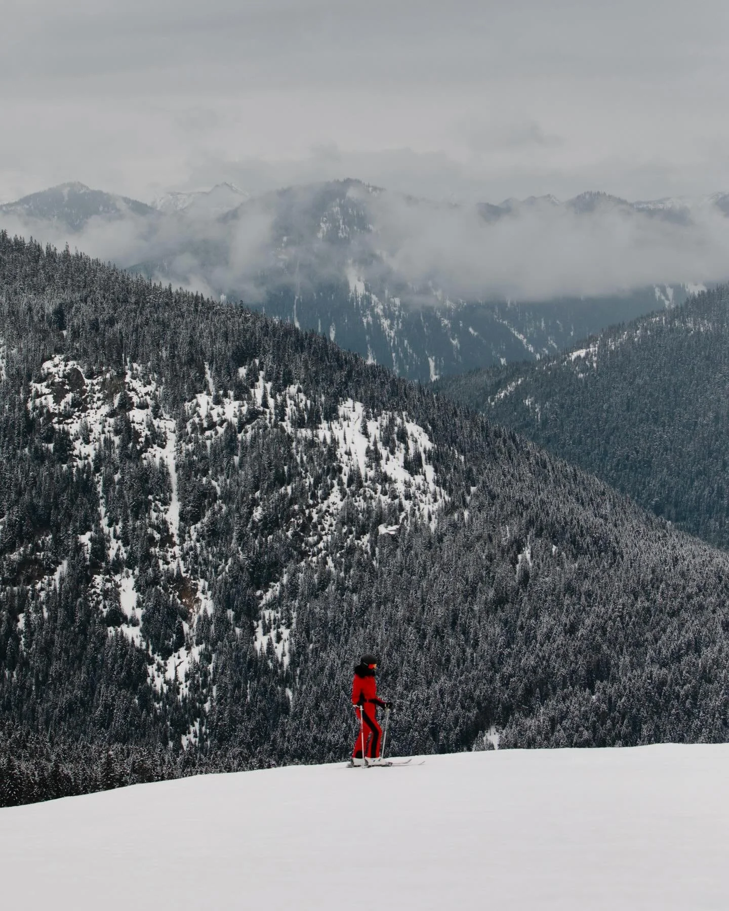 Another lovely day on the mountain side ❤️

#skitrip #mountains #pnw #skiseason #pnwwonderland