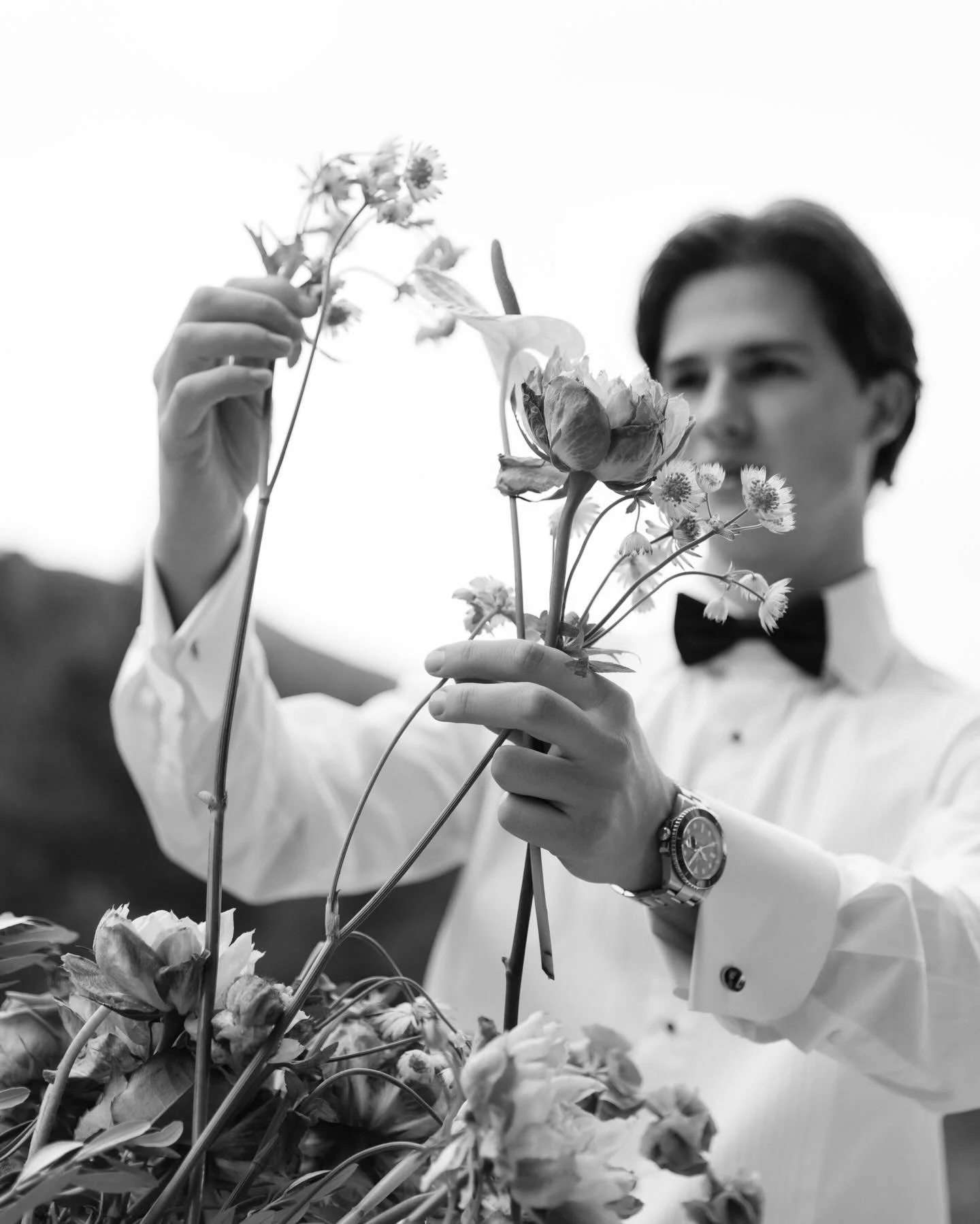 Stem by stem he built her wedding bouquet himself ❤️

#shesaidyes #weddingtime #seattleweddingphotography #seattlephotographer #pnwweddingphotographer
