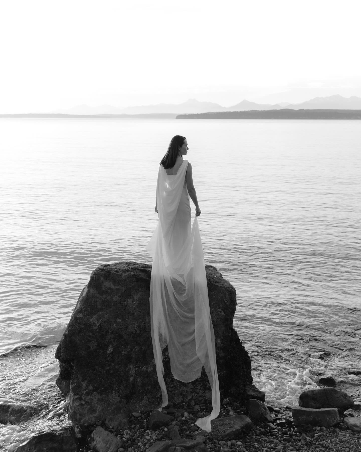 I saw the angel in the marble and carved until I set her free 🪽

#pnwphotographer #artlovers #weddingday #seattleweddingphotographer #seattlephotographer