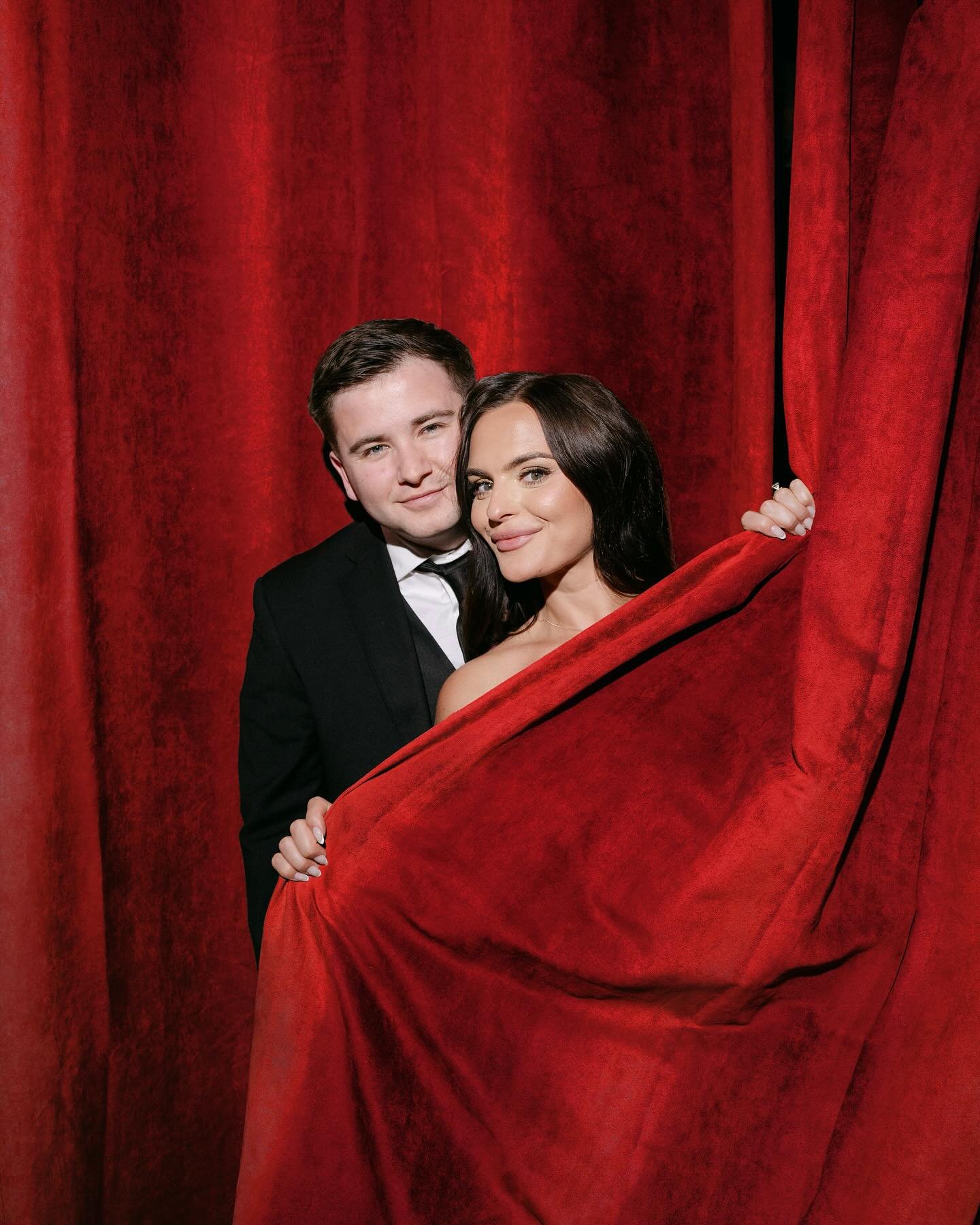 In the language of hearts ❤️

#weddingphotography #canonphotographer #weddinginspo #seattleweddingphotographer #seattleweddingphotography #sunsetphotos #weddingphotos #weddingday #ido #canonphotography #shesaidyes