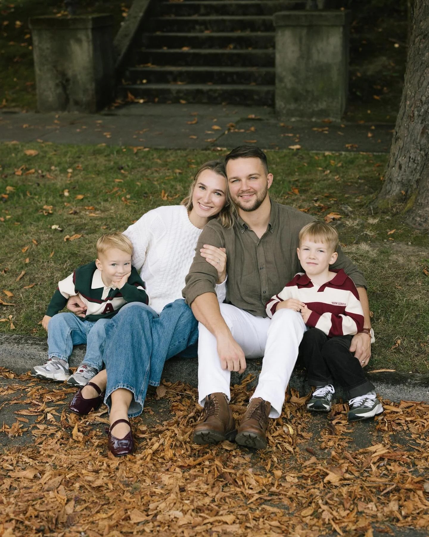 These autumn leaves 🍂 

#autumnsession #autumnphotography #nycphotographer #nycfamilyphotographer #familyphotoshoot #nycweddingphotographer #seattleweddingphotographer #lovestory