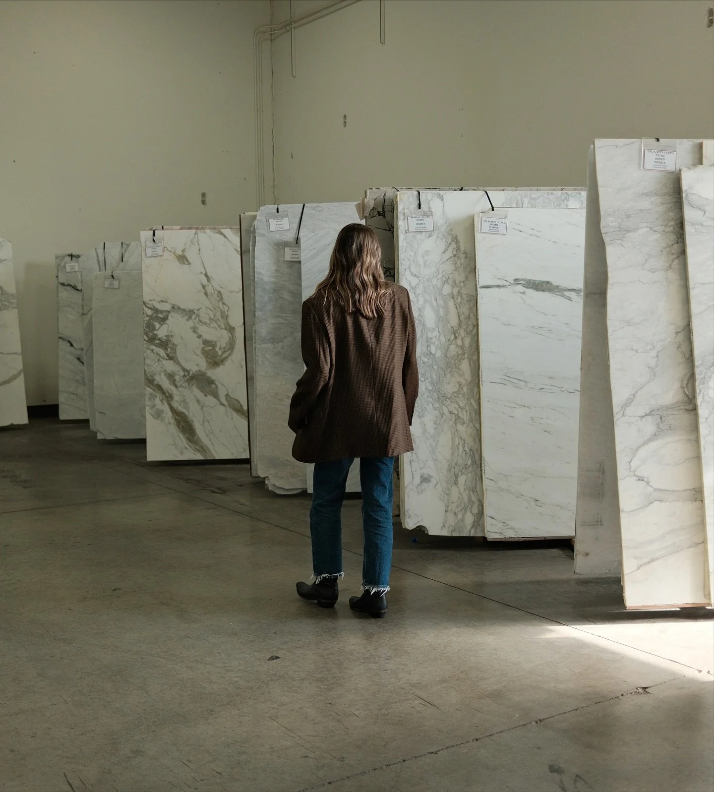 October is in full sprint over here! Before the month ends we have two hard finishes presentations, a new remodel breaking ground, a photoshoot, and back to back travel. Head down, heart in. 🤎