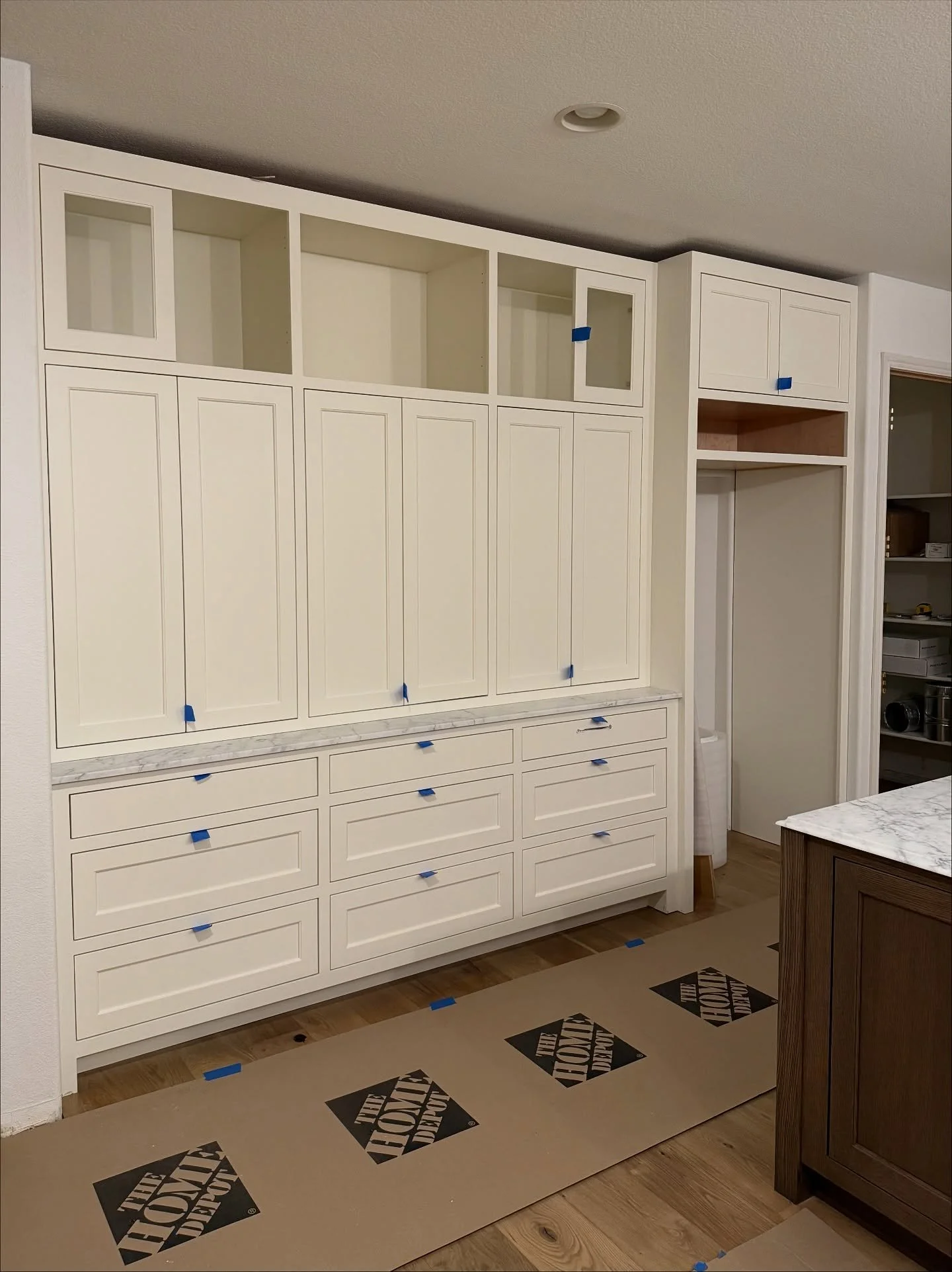 #bakershaven Progress photos.. keep swiping to see what it looked like before. Sometimes all a space needs is a little vision, thoughtful planning, and careful execution to bring something entirely new. 

@knottydogwoodshop