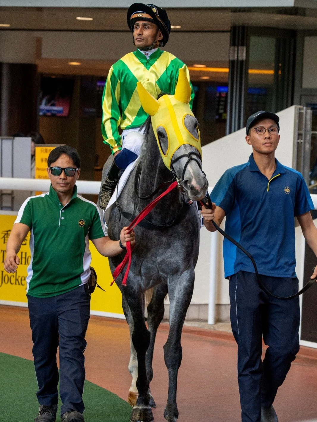 Thank you @wallace_wck for the lovely photos of Reliable Dad! @karisteetan