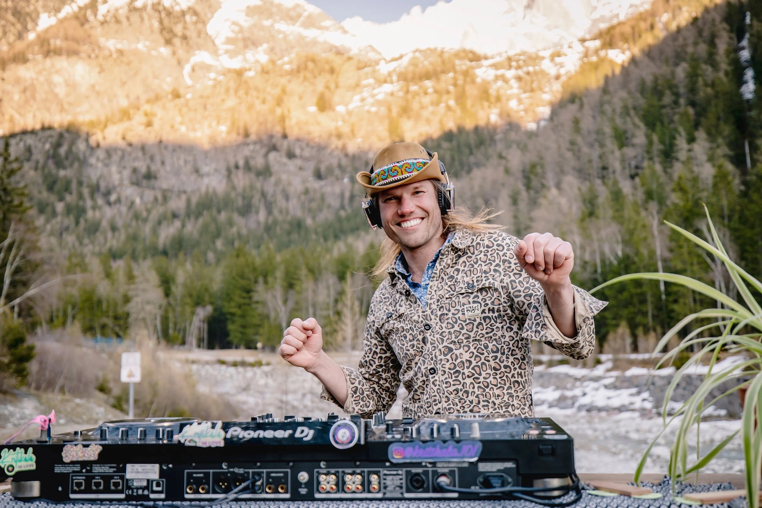 unique corporate team building Chamonix Silent Sessions