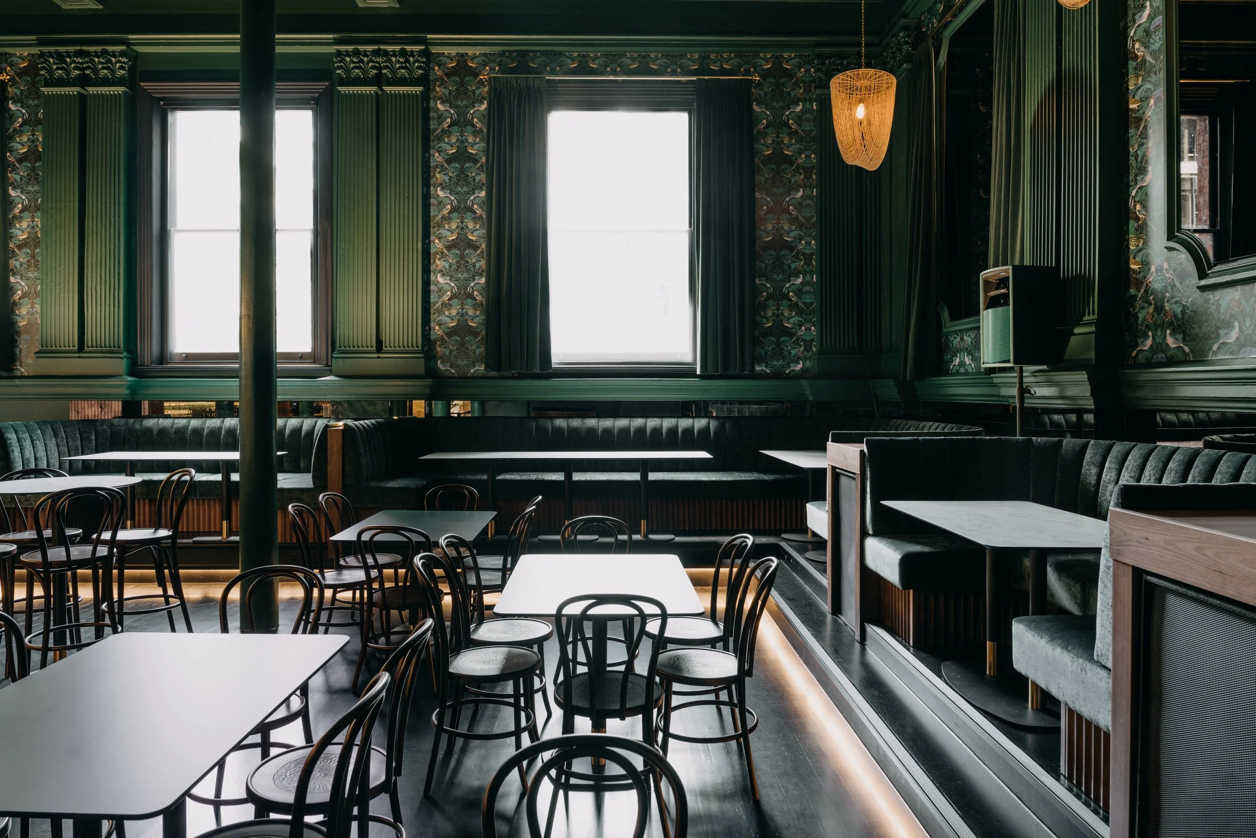 CHAMBER BAR
