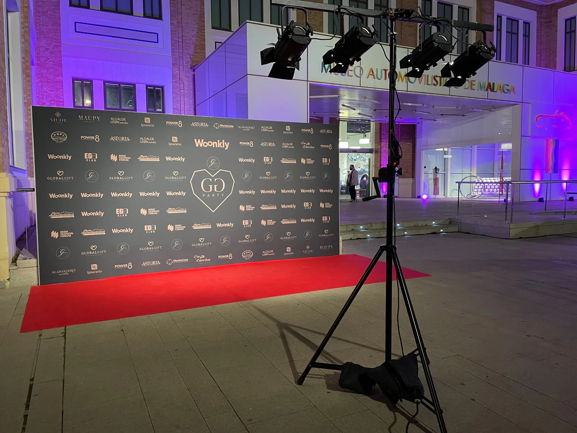 Global Gift: Sesión fotográfica en Málaga con iluminación (002).jpg