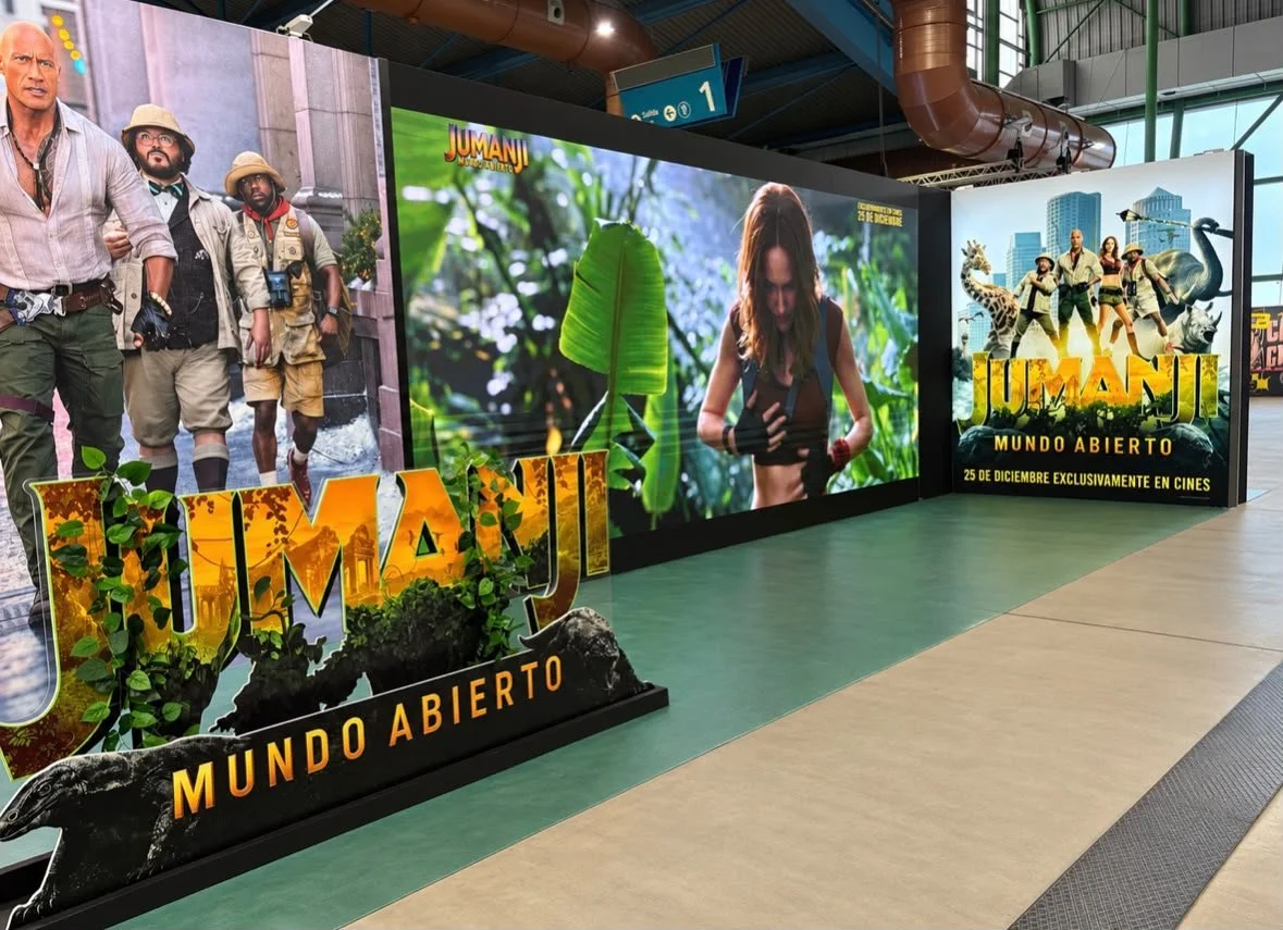 stand_sony_jumanji.jpeg