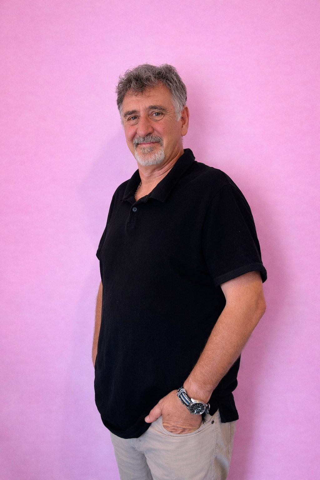 Installation Assistant at Expo Imagen.white, and blue stripes.